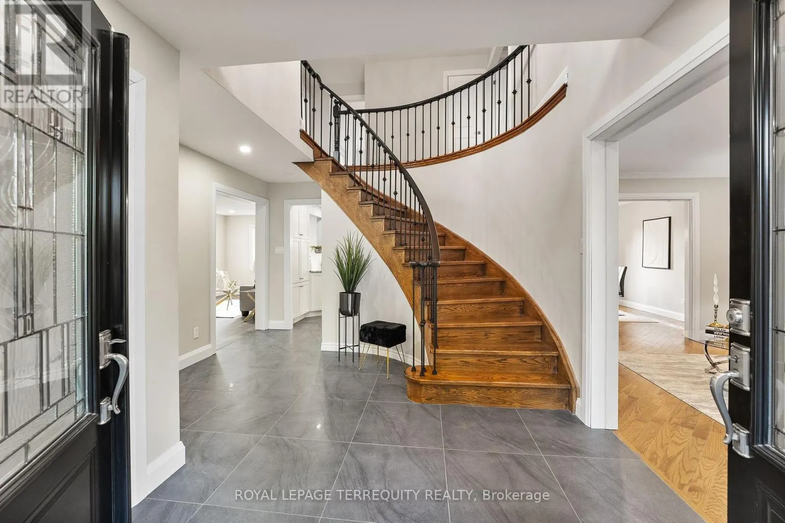 77 INGLEBOROUGH DRIVE