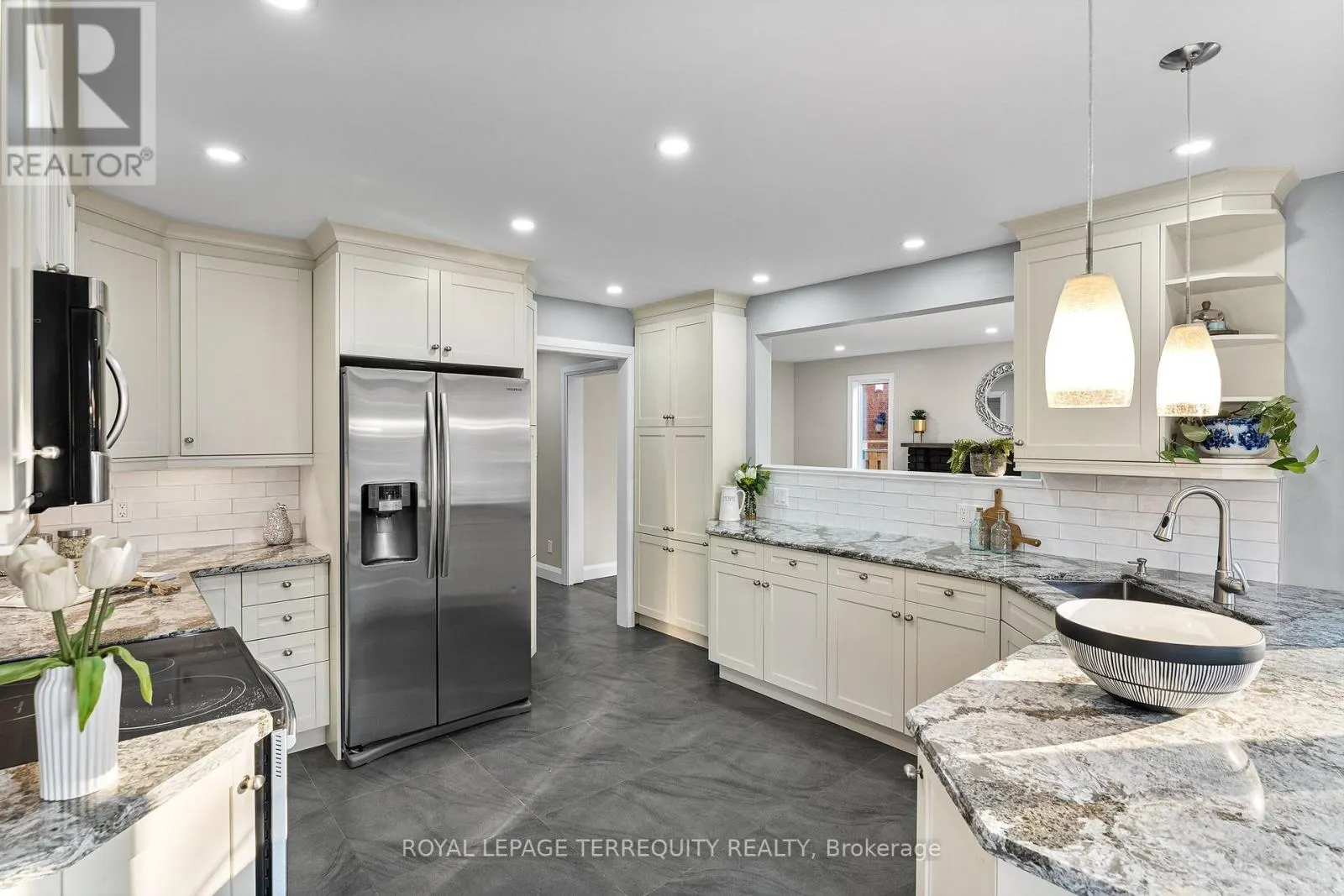 77 INGLEBOROUGH DRIVE