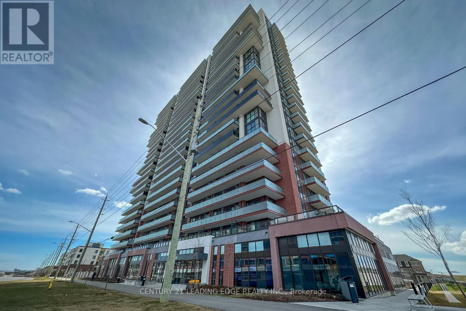 202 - 2550 SIMCOE STREET N