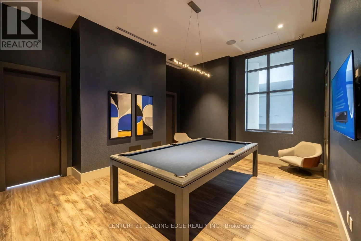 202 - 2550 SIMCOE STREET N