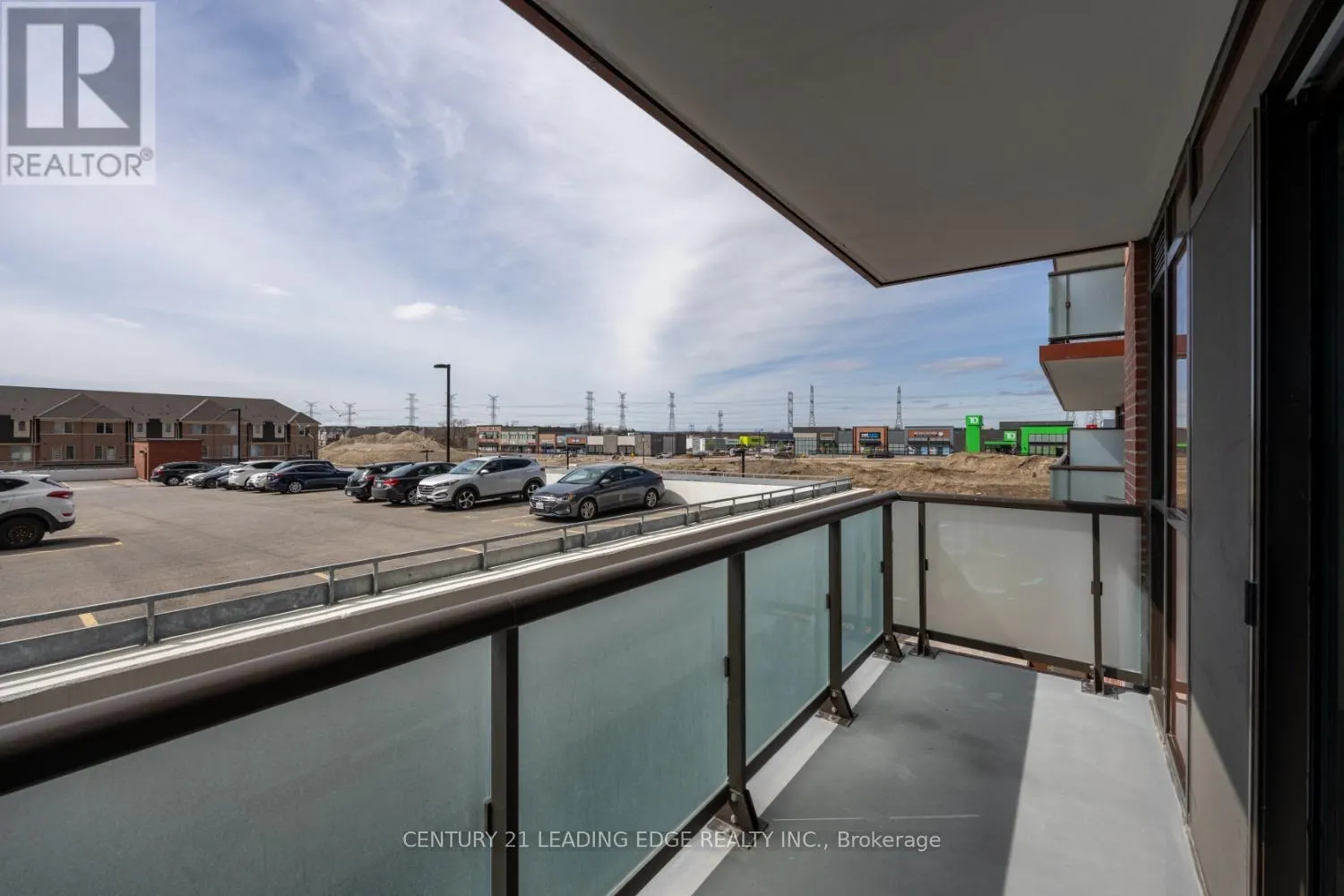 202 - 2550 SIMCOE STREET N