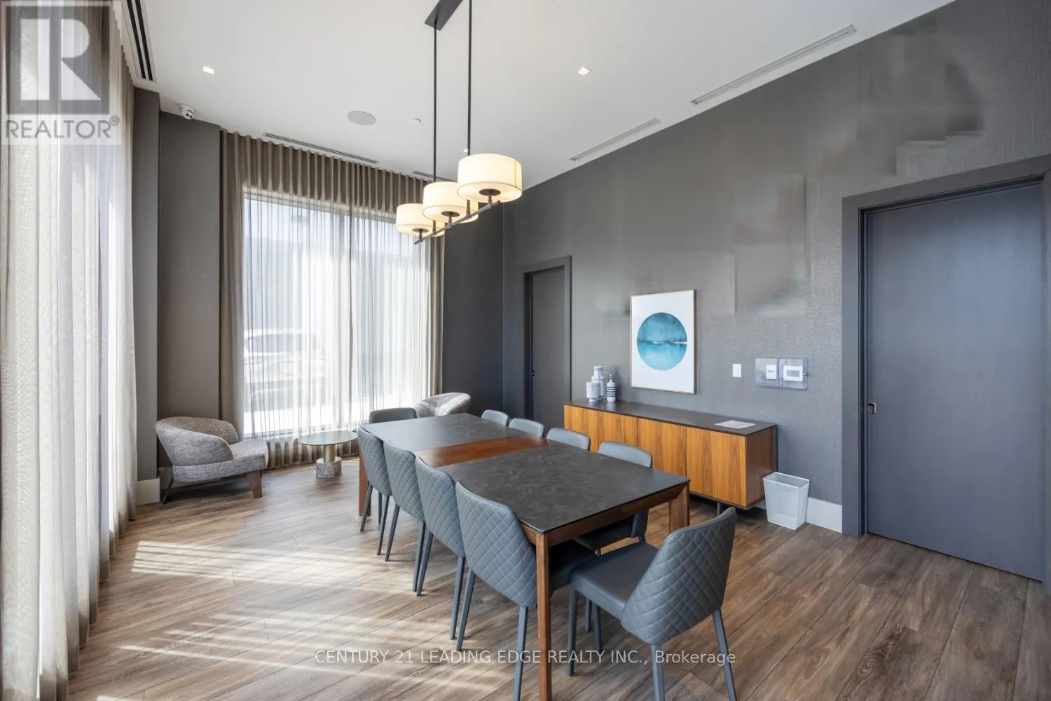 202 - 2550 SIMCOE STREET N