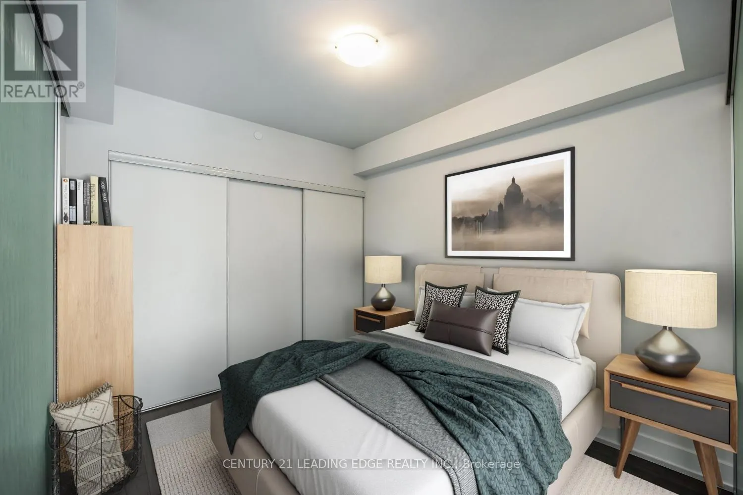 202 - 2550 SIMCOE STREET N