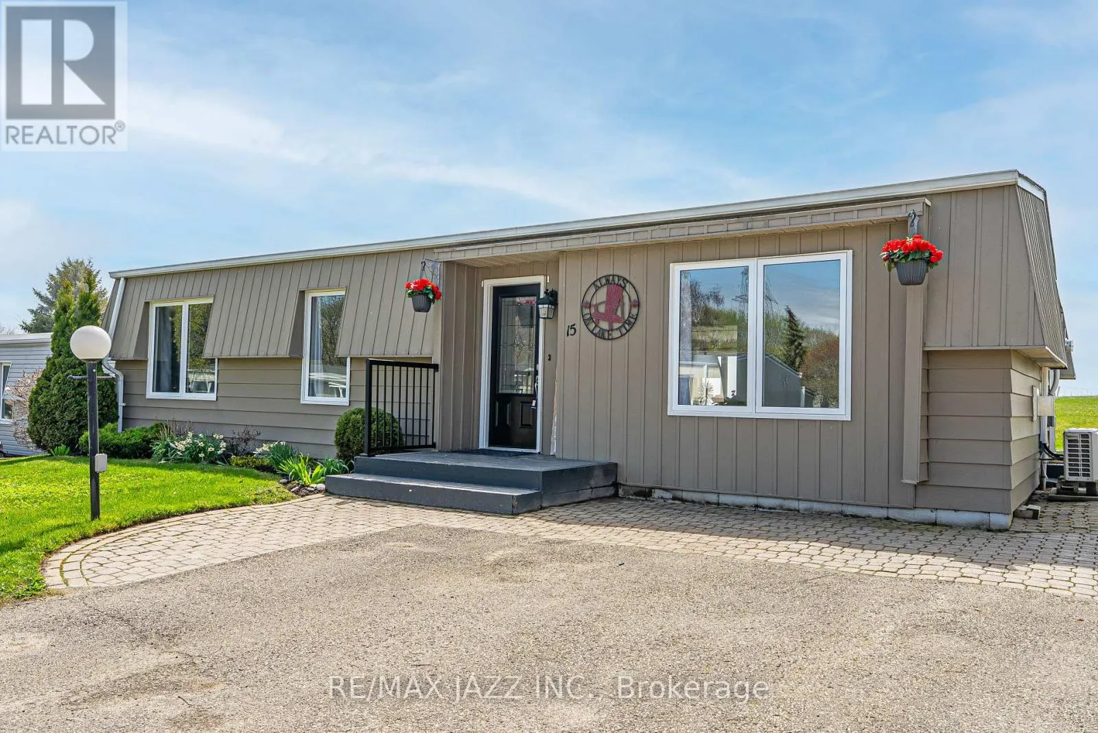 15 BLUFFS ROAD