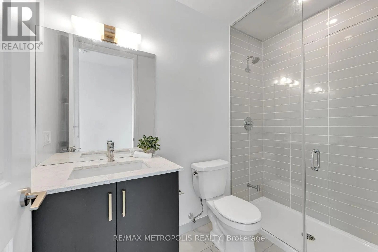 403 - 10 MEADOWGLEN PLACE