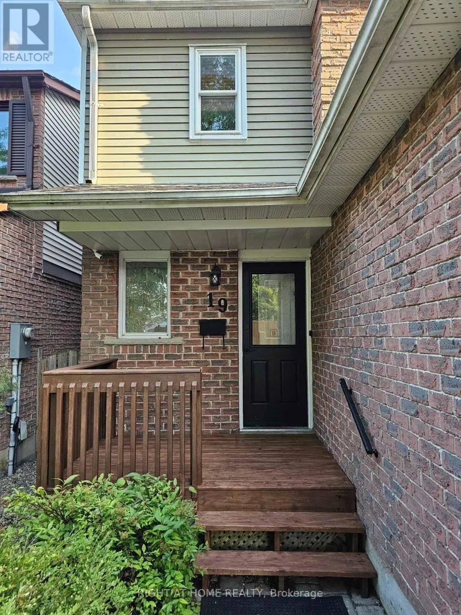 19 GREENFIELD CRESCENT