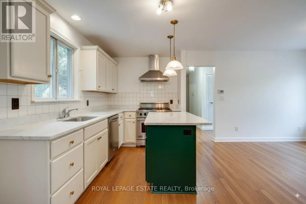 132 BUDEA CRESCENT