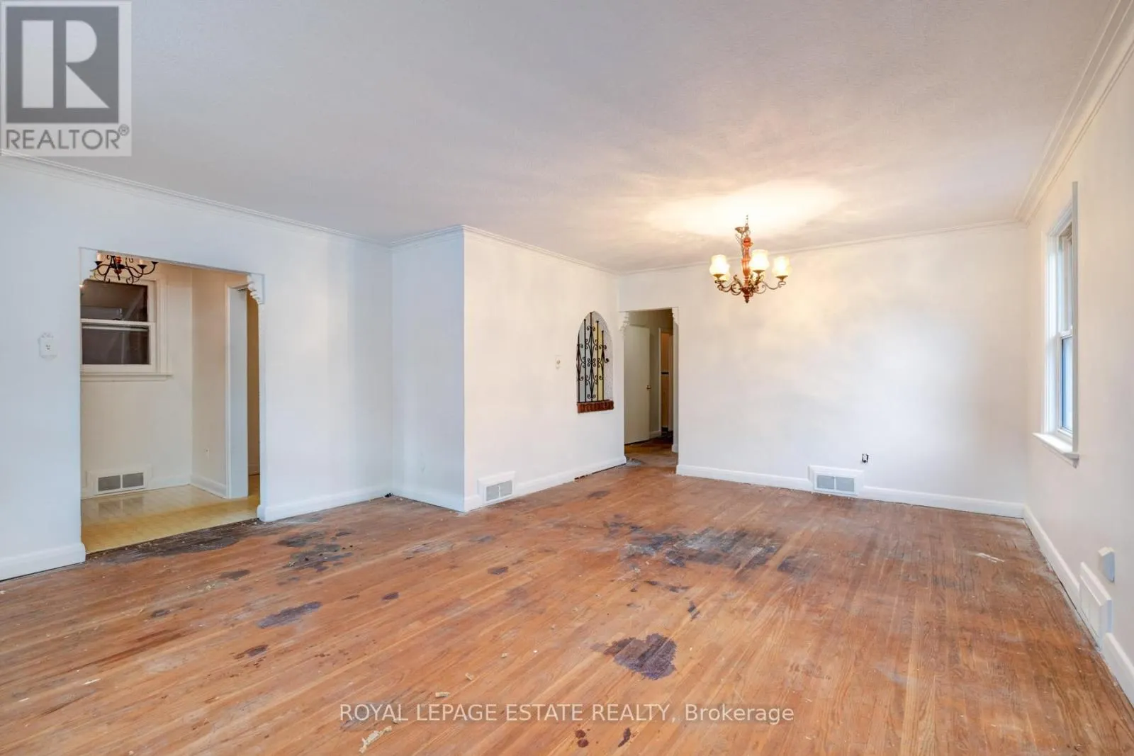 132 BUDEA CRESCENT