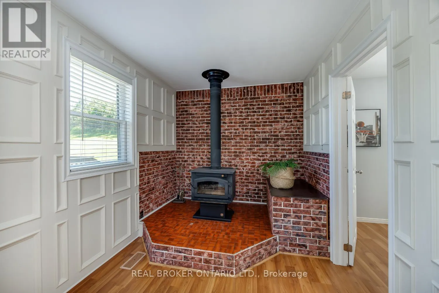 2359 BASELINE ROAD W
