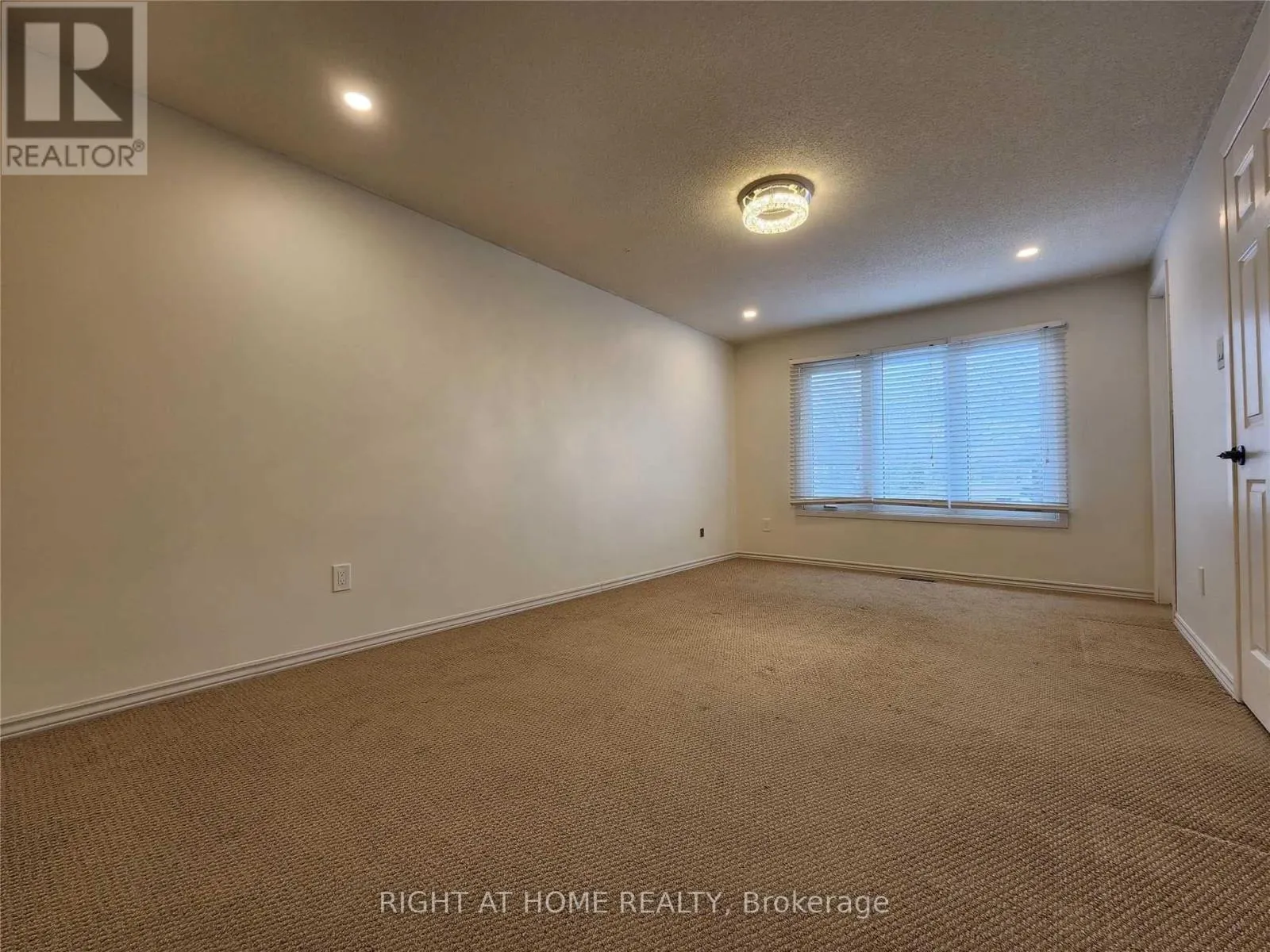 844 CROWELLS STREET