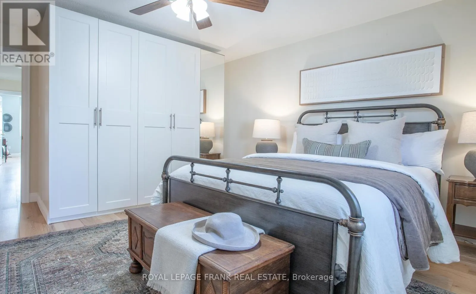 4 SETTLERS COURT