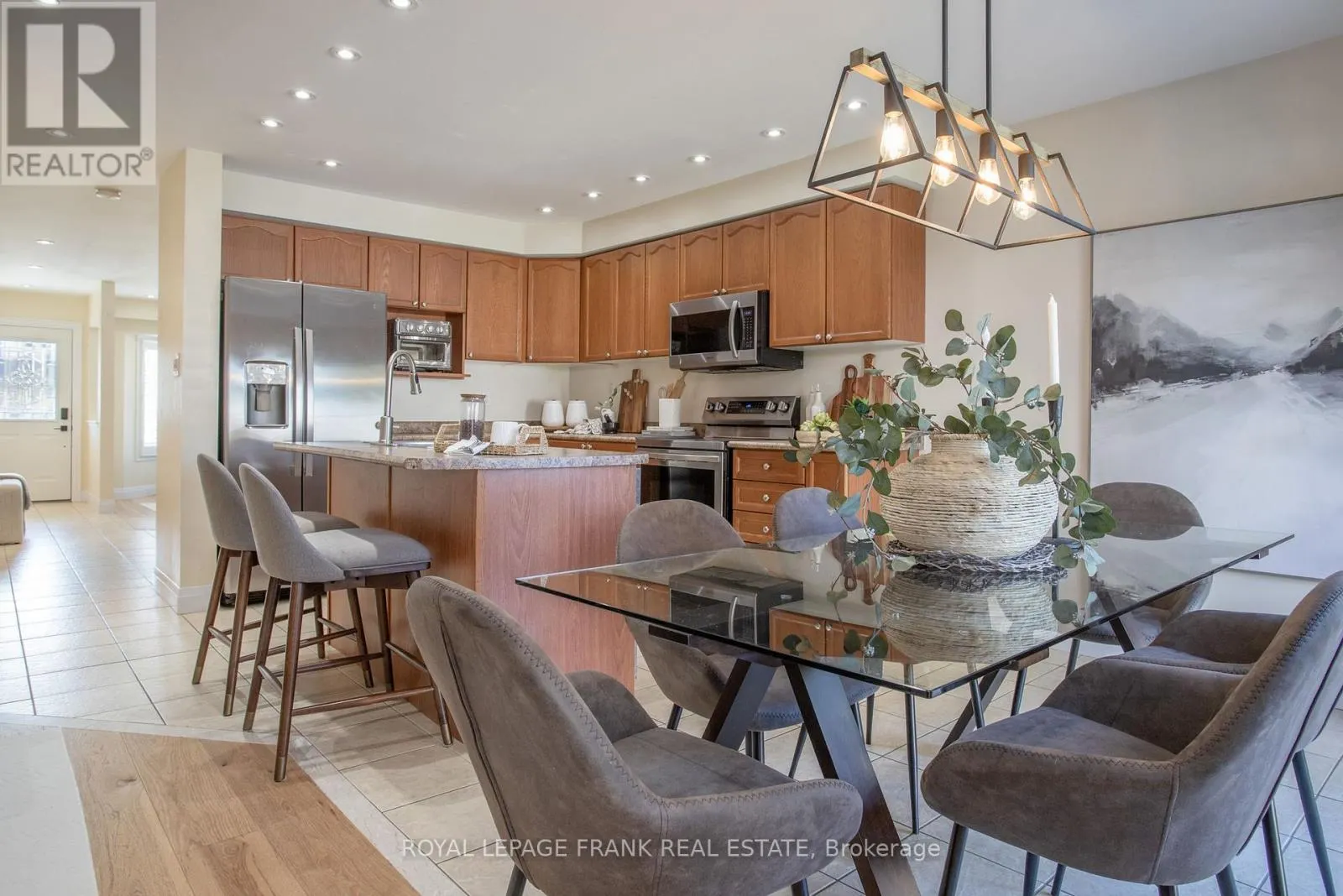 4 SETTLERS COURT