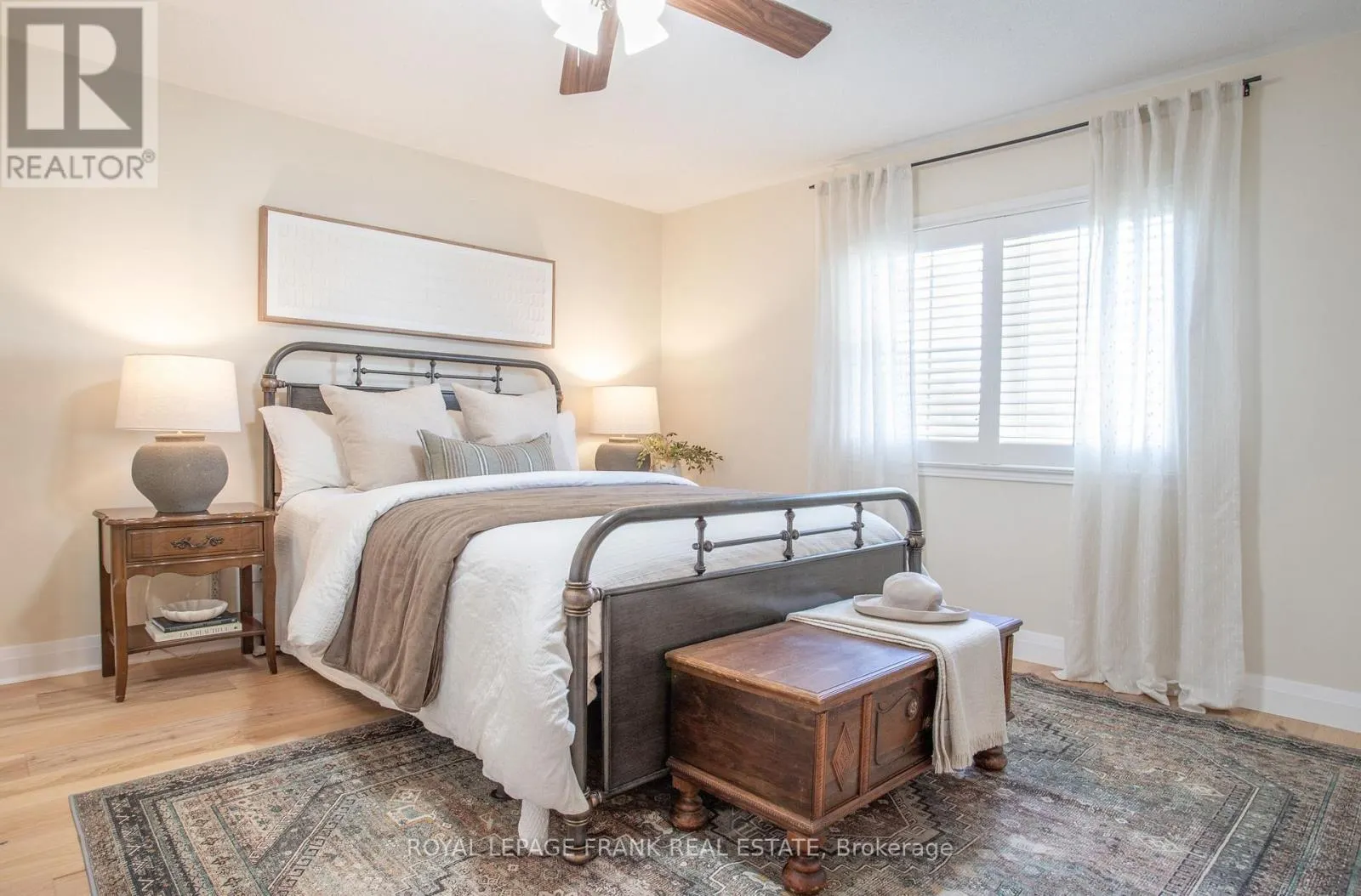 4 SETTLERS COURT