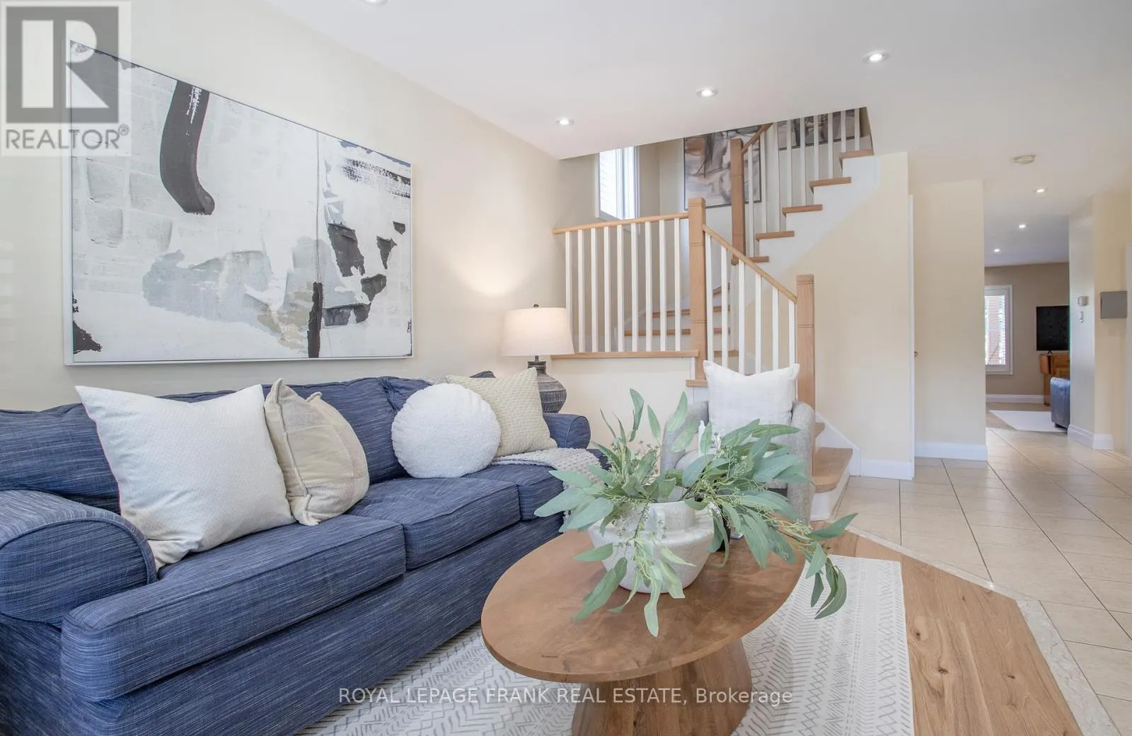 4 SETTLERS COURT