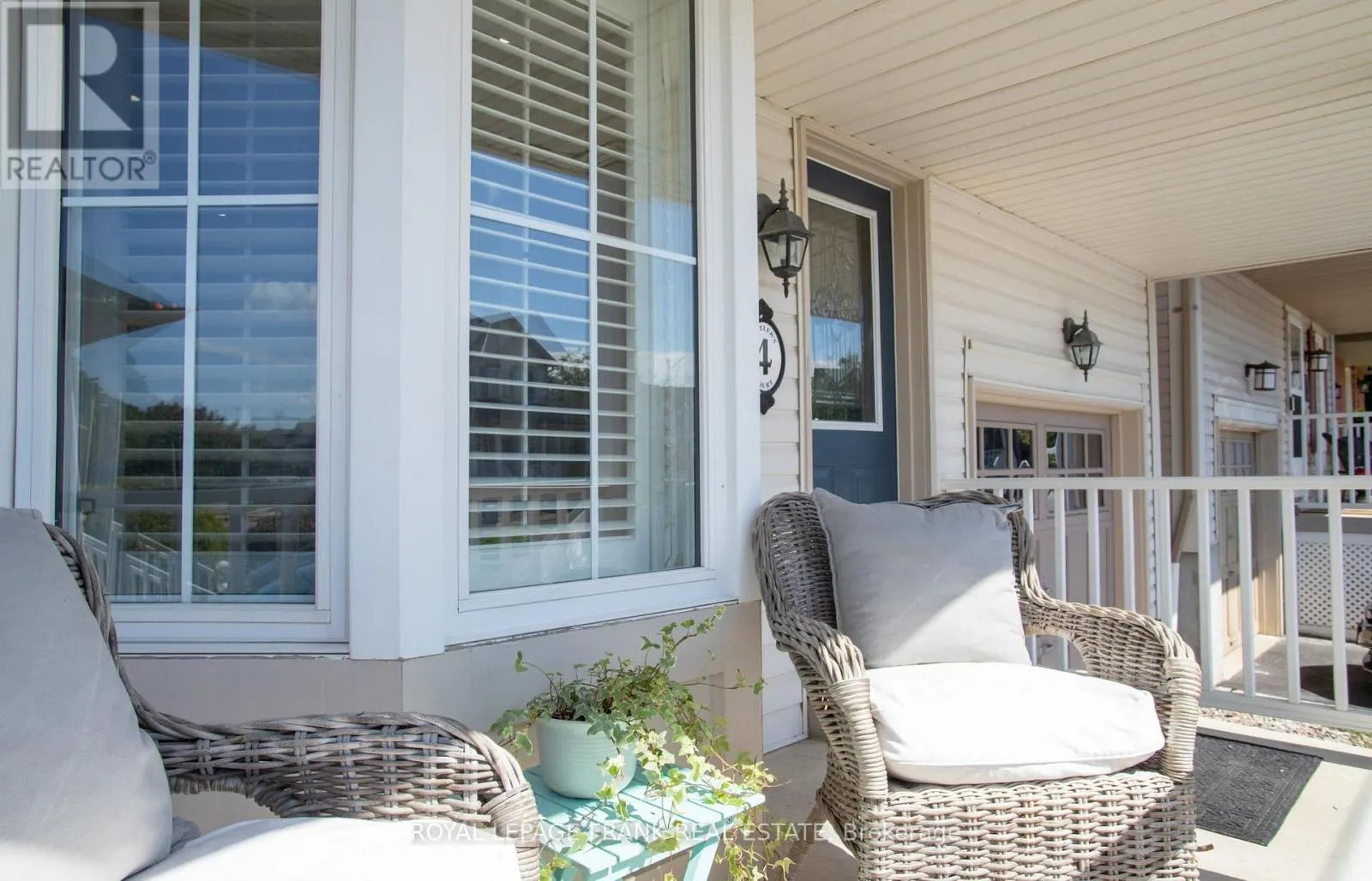 4 SETTLERS COURT