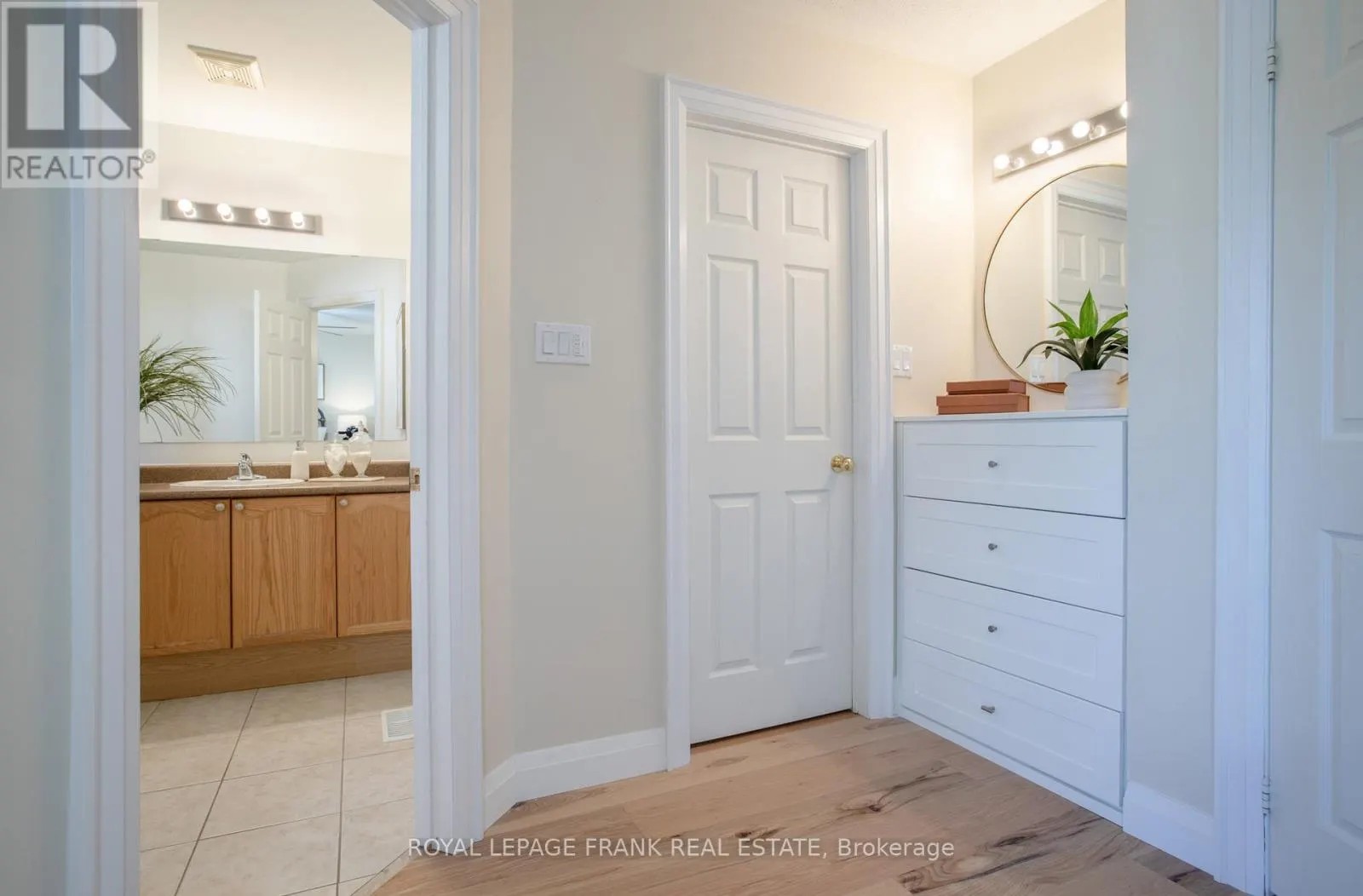 4 SETTLERS COURT