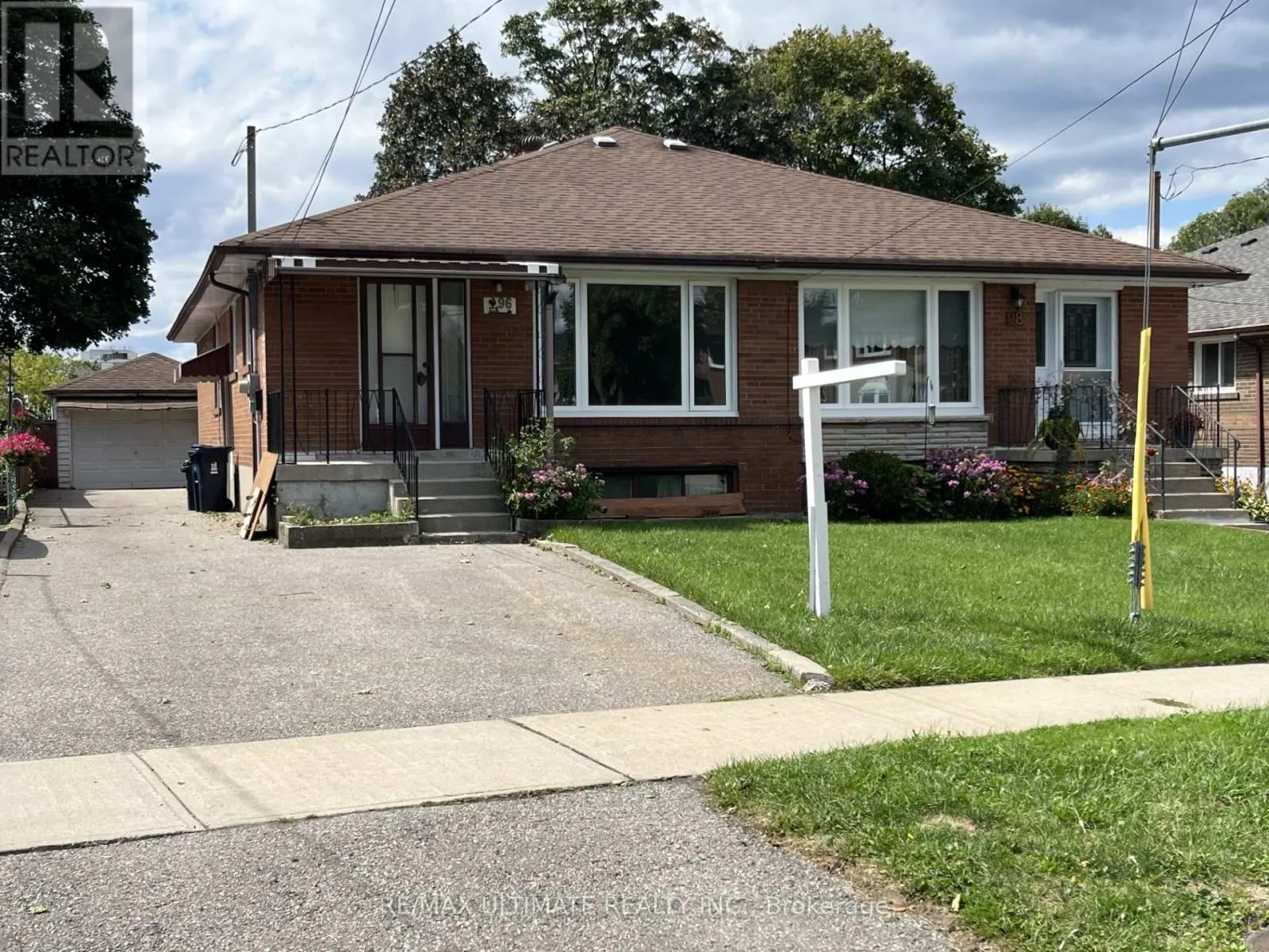 96 BENJAMIN BOULEVARD
