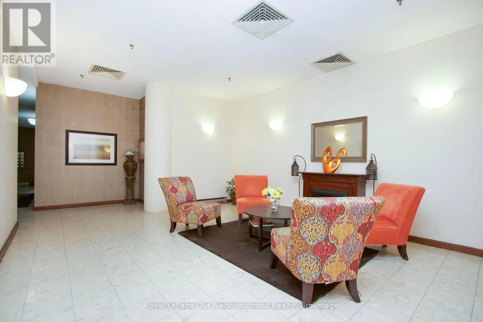 203 - 80 ATHOL STREET E, #203