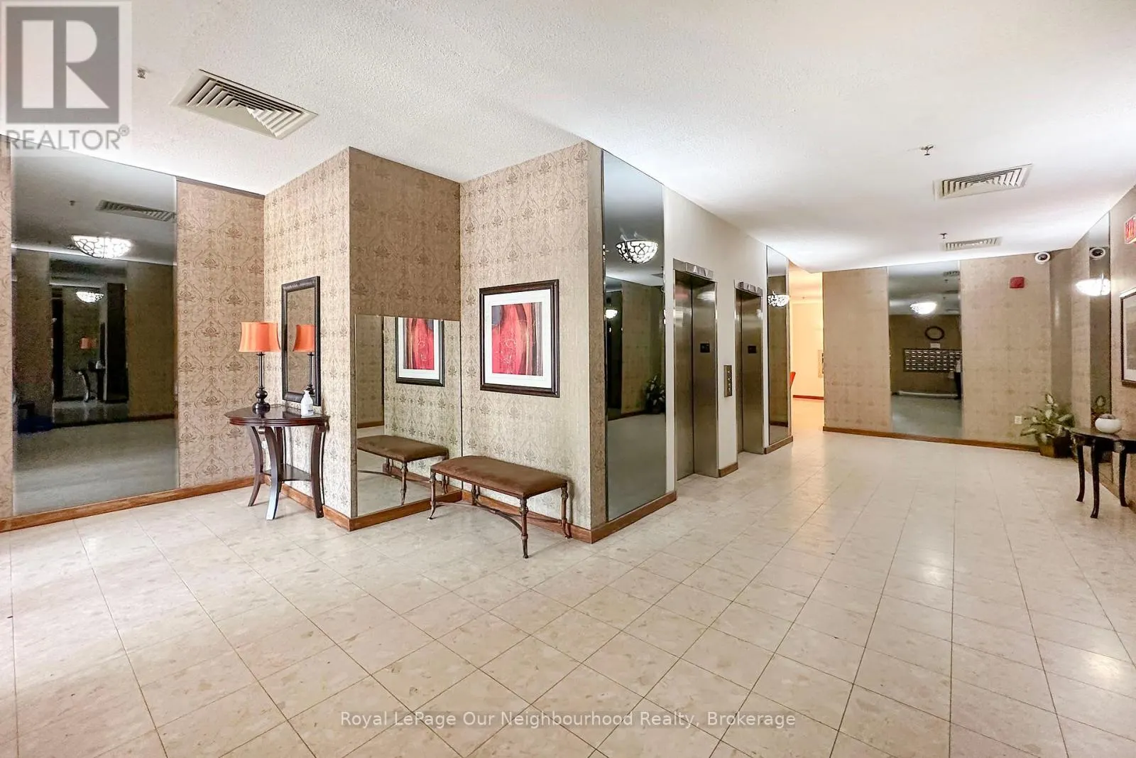 203 - 80 ATHOL STREET E, #203