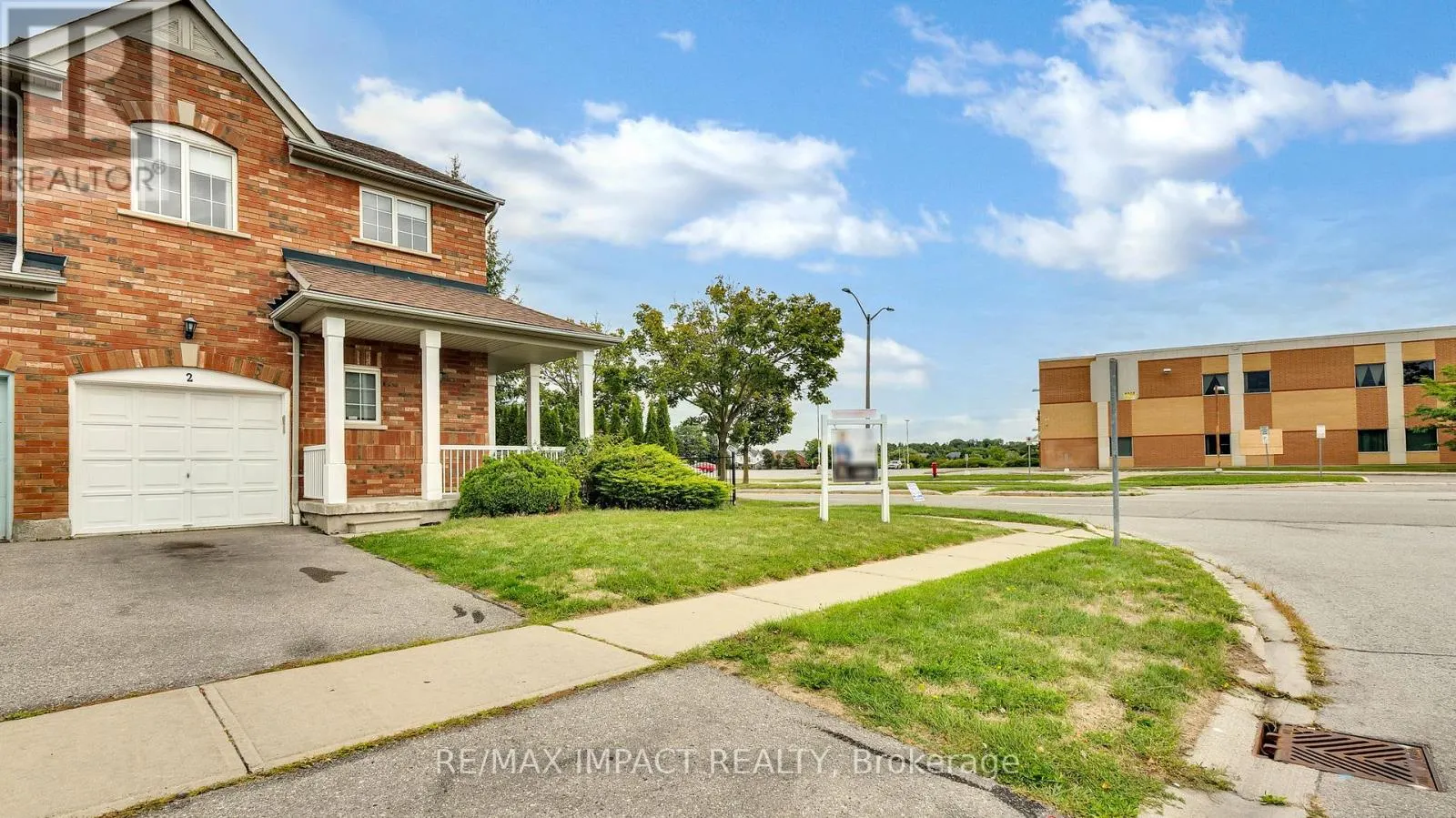 2 PLANTATION COURT N