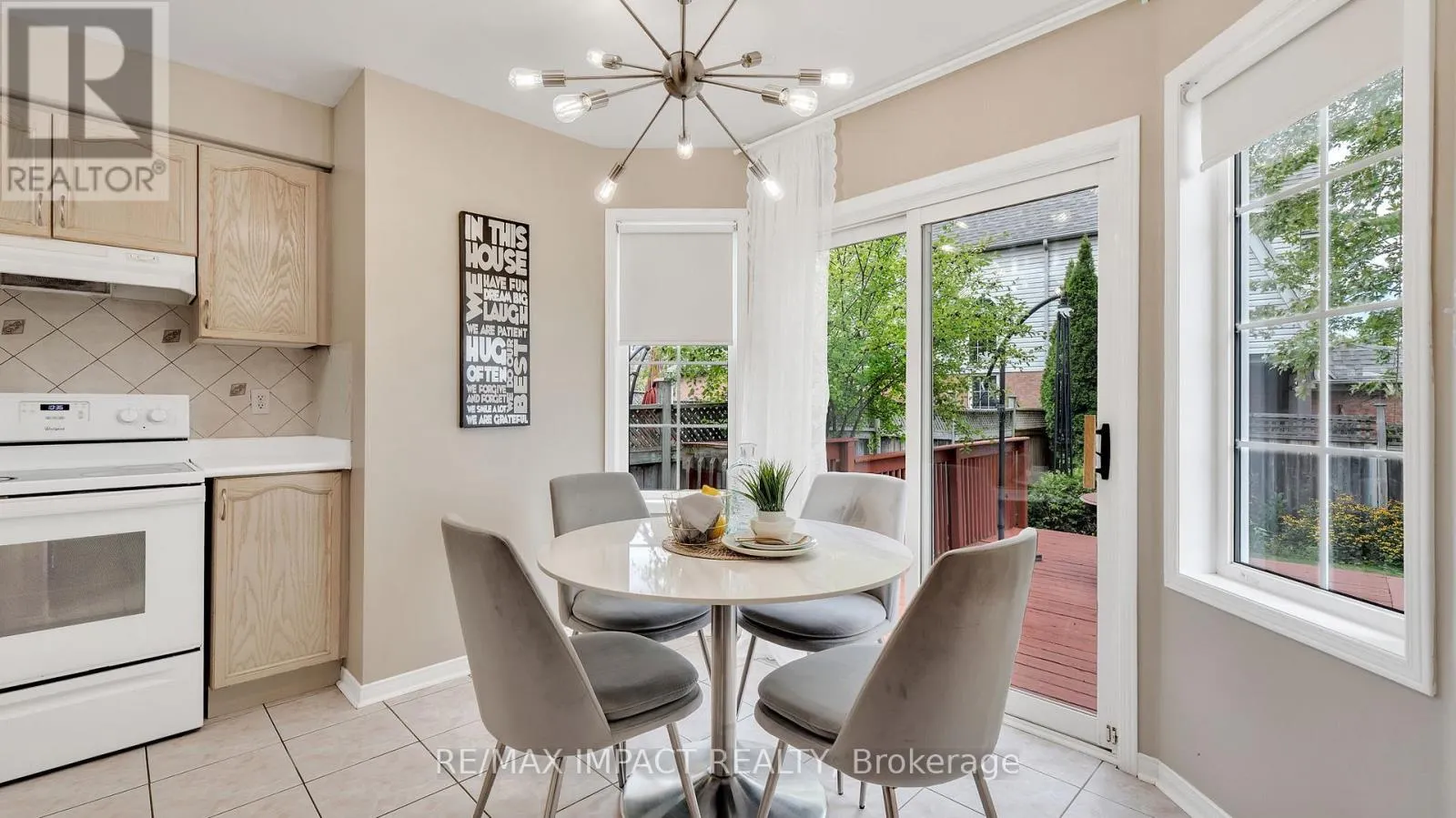 2 PLANTATION COURT N