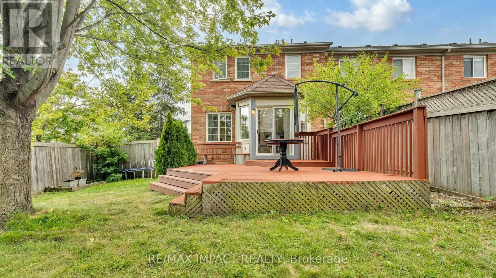 2 PLANTATION COURT N