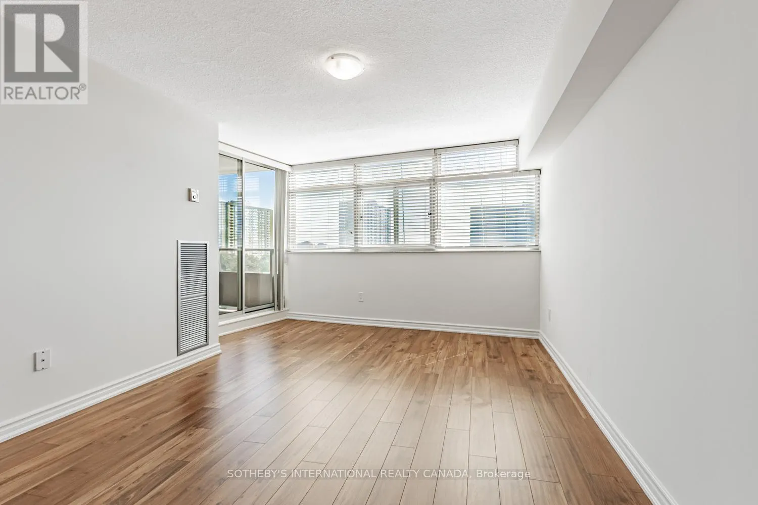 1104 - 3151 BRIDLETOWNE CIRCLE