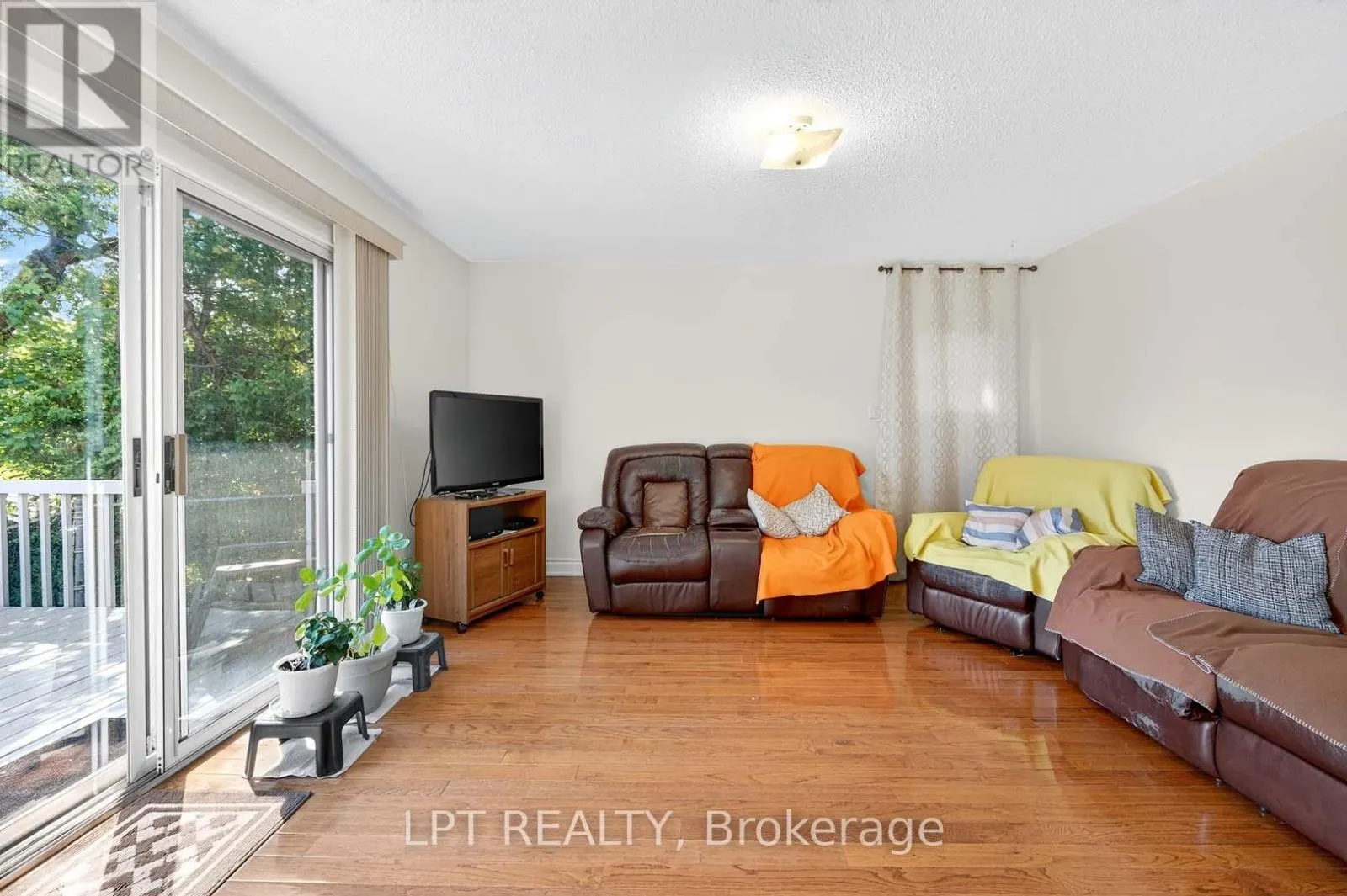 49 KENTISH CRESCENT