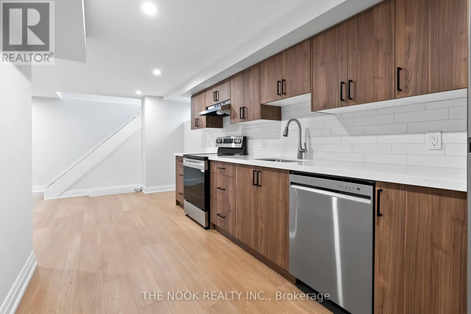 BSMT - 525 LARRY AVENUE, #Bsmt