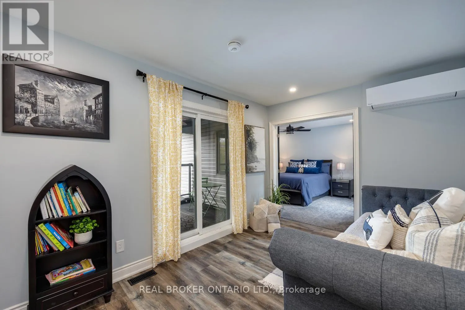 526 VIEW LAKE ROAD