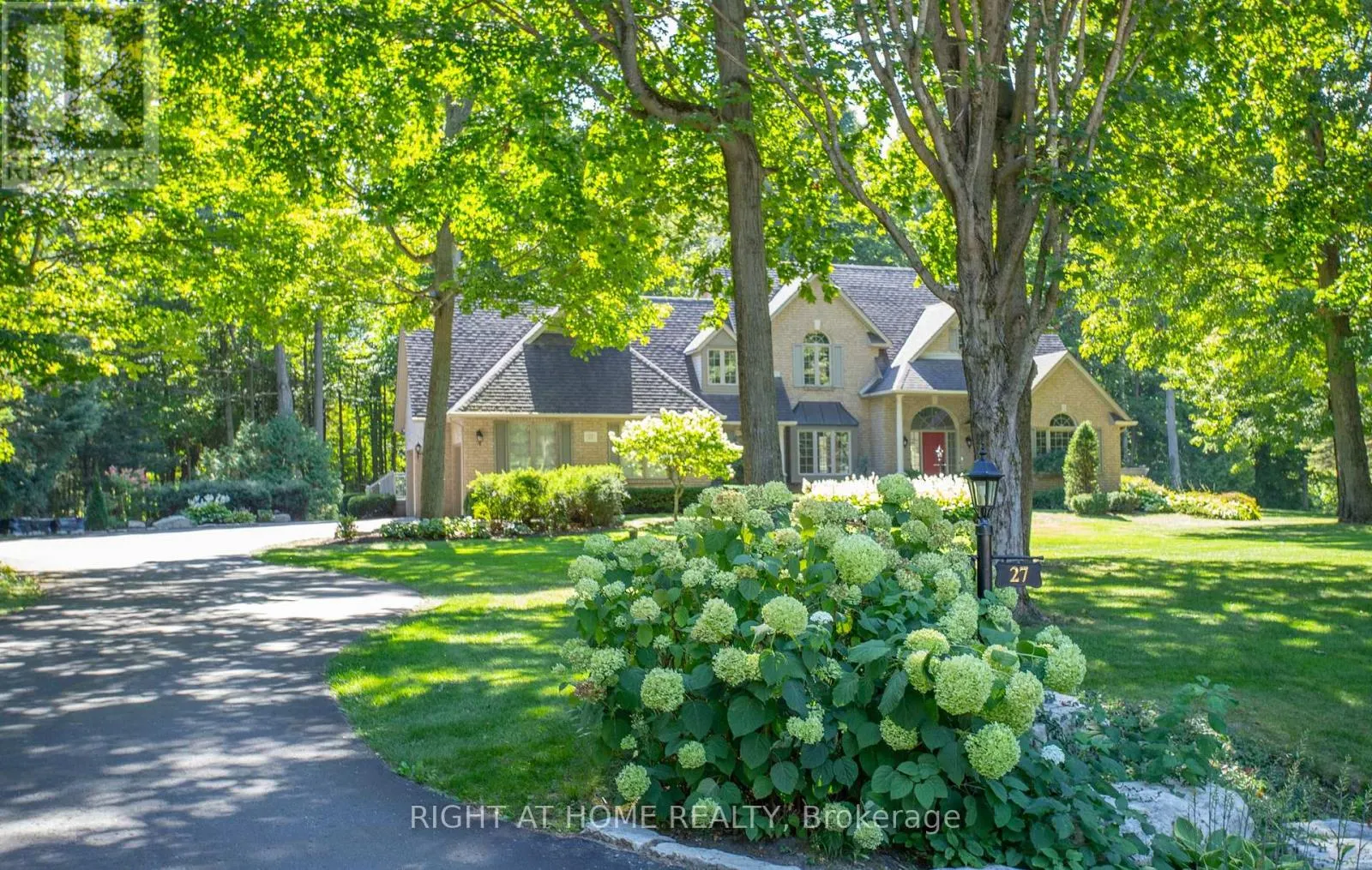 27 TIMBERLANE COURT
