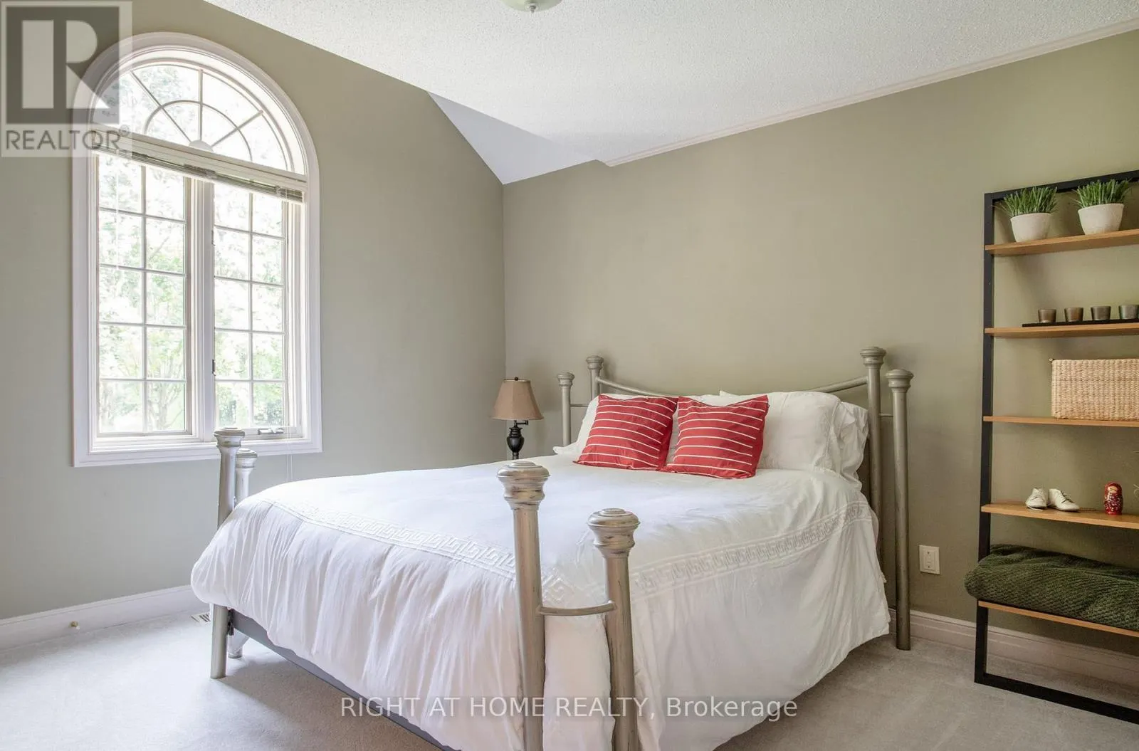 27 TIMBERLANE COURT