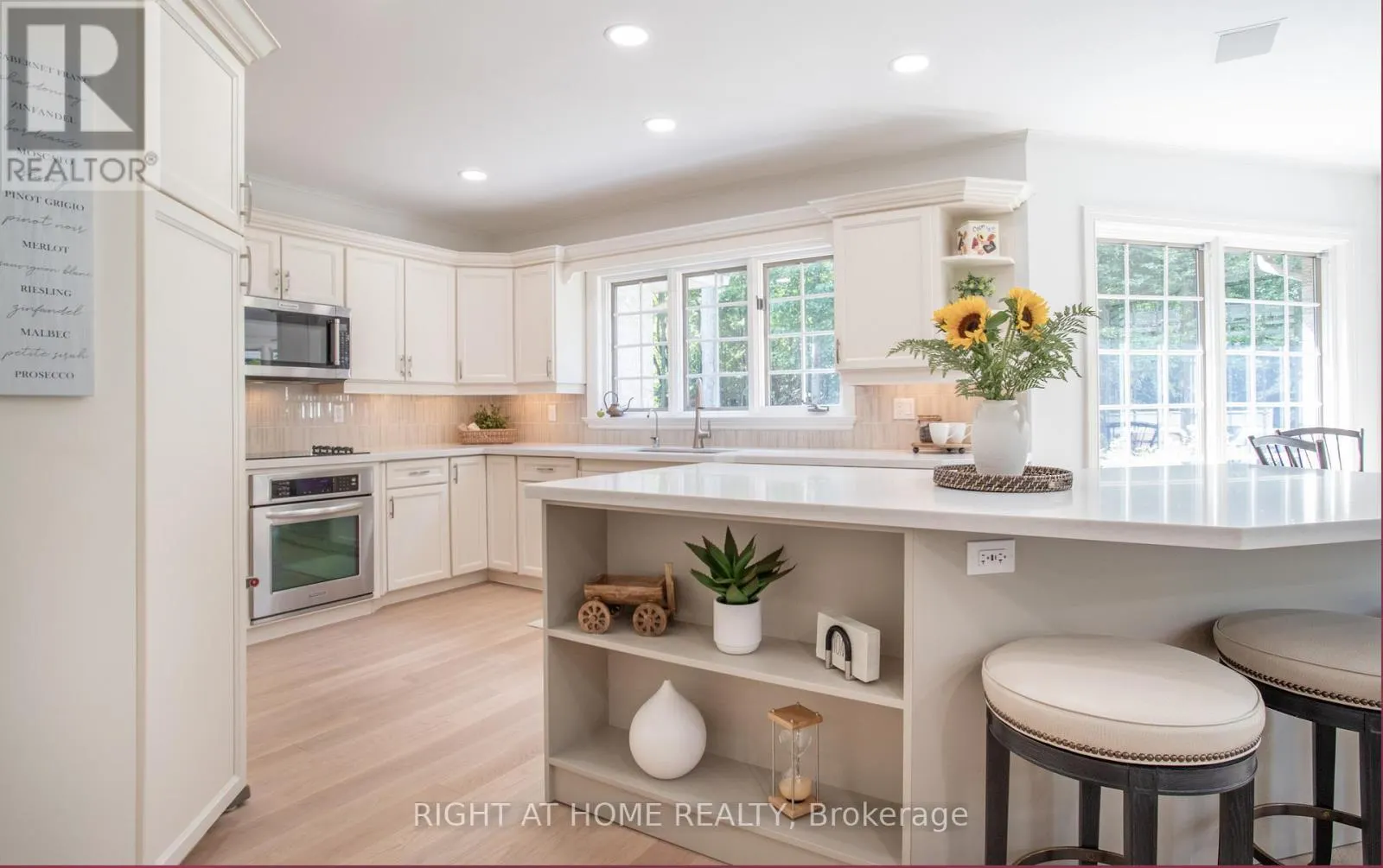 27 TIMBERLANE COURT