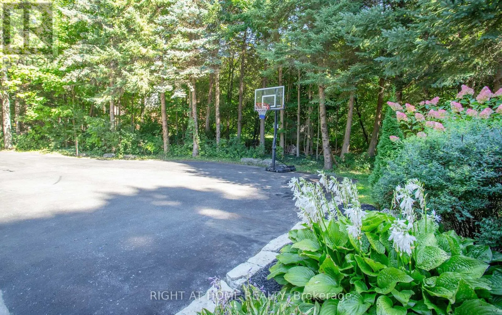 27 TIMBERLANE COURT