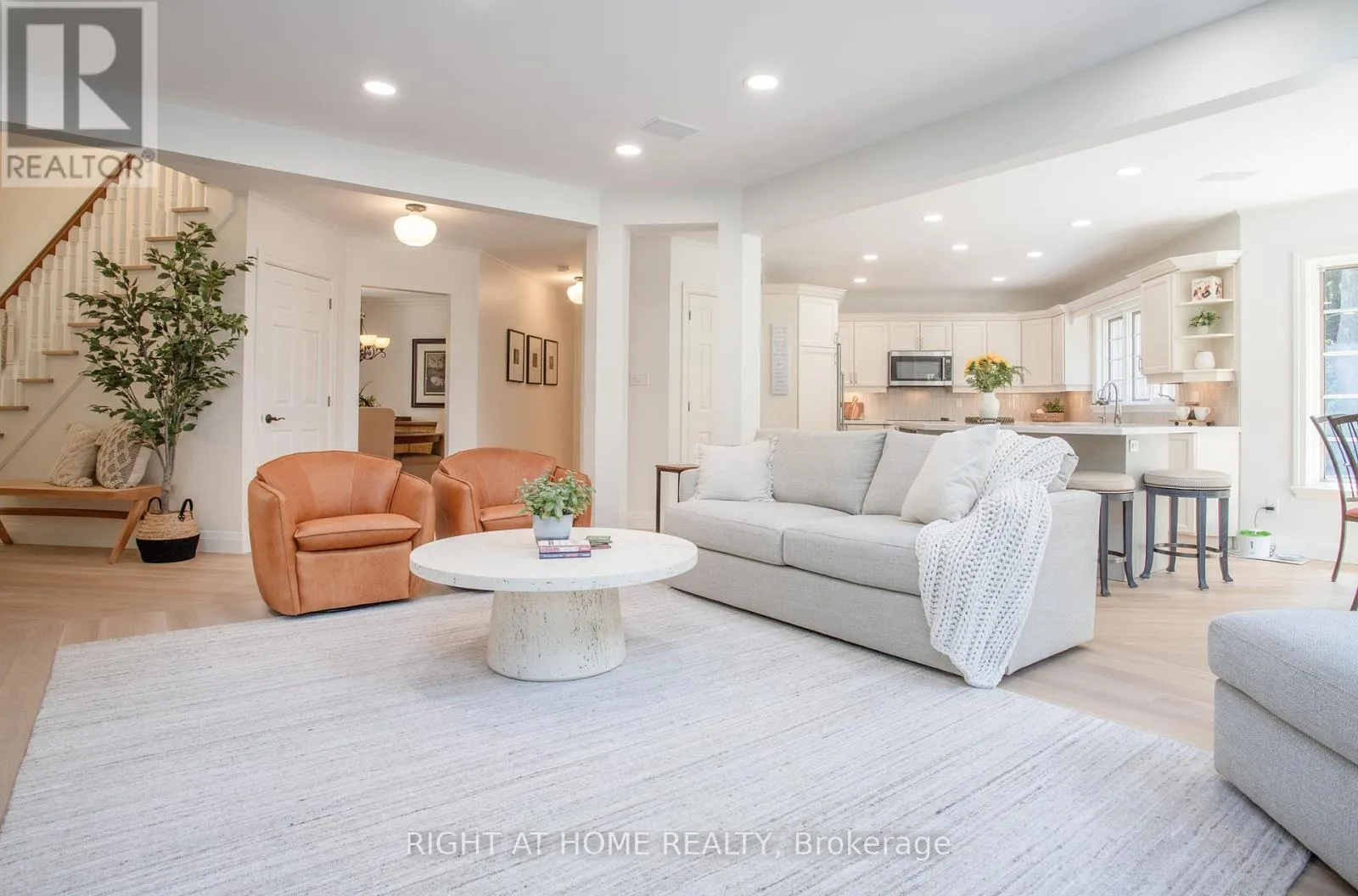 27 TIMBERLANE COURT