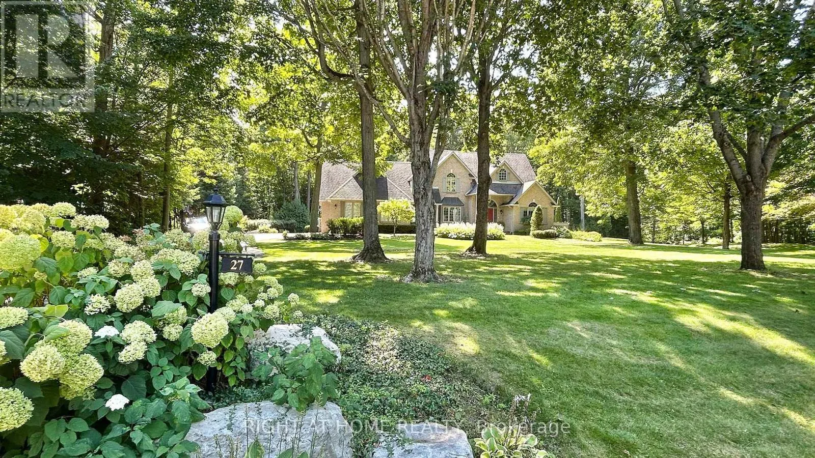 27 TIMBERLANE COURT