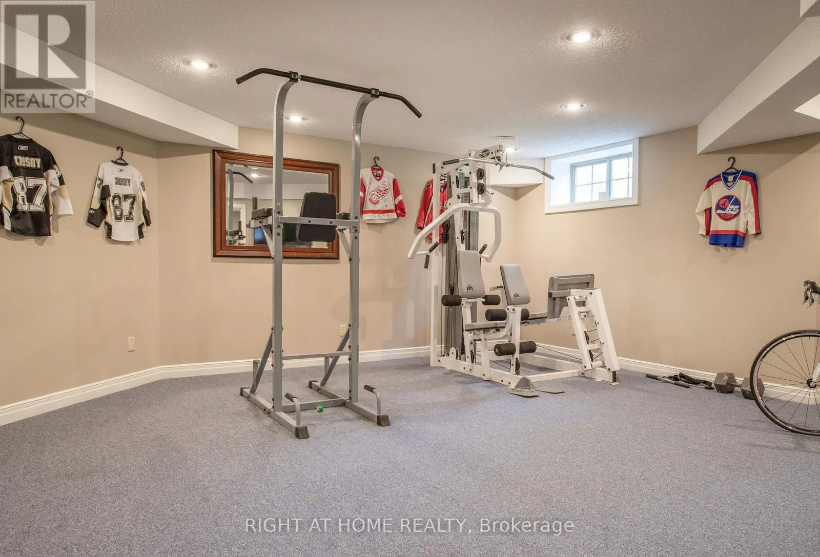 27 TIMBERLANE COURT