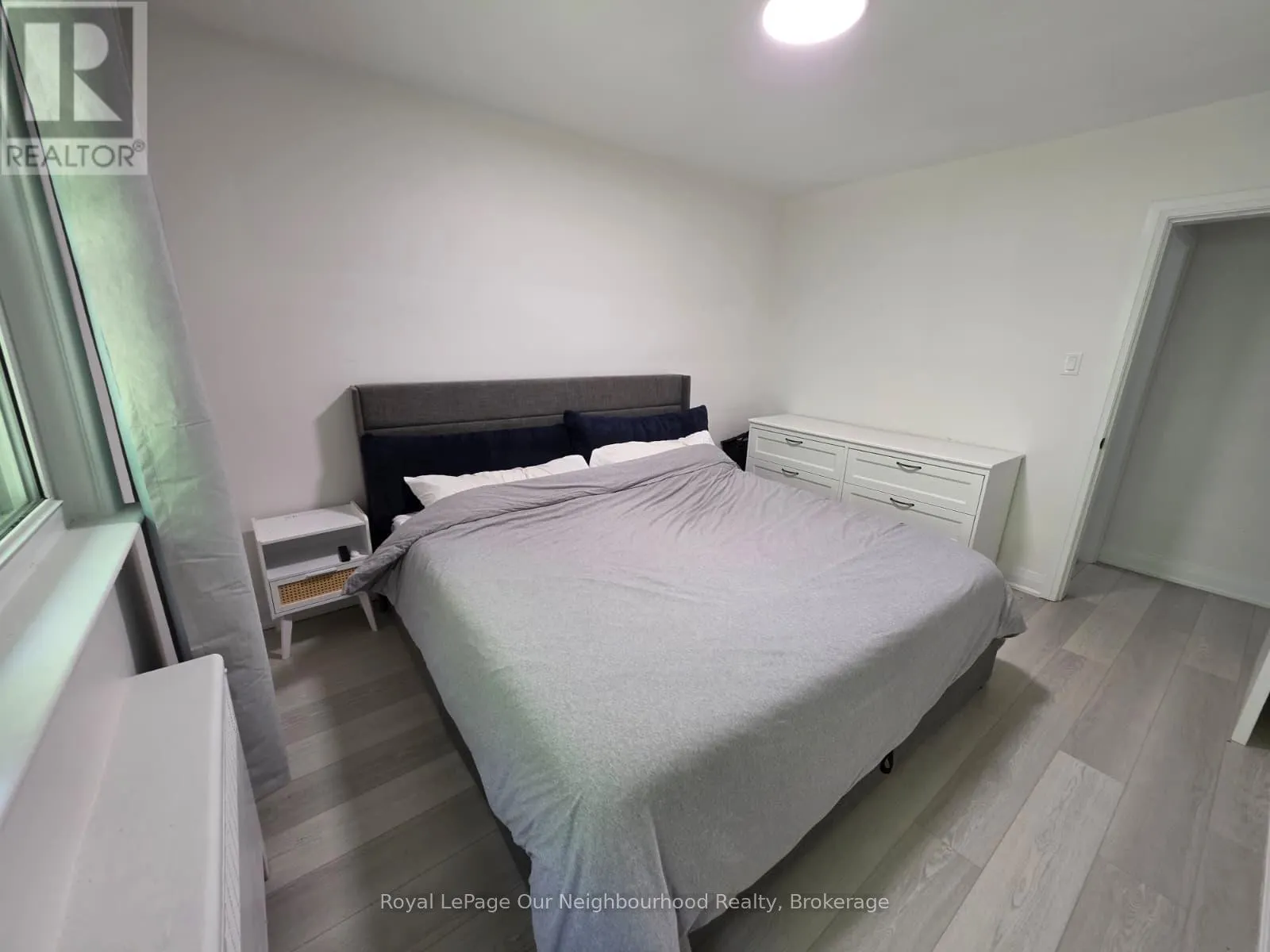 UPPER - 32 MARCHINGTON CIRCLE S