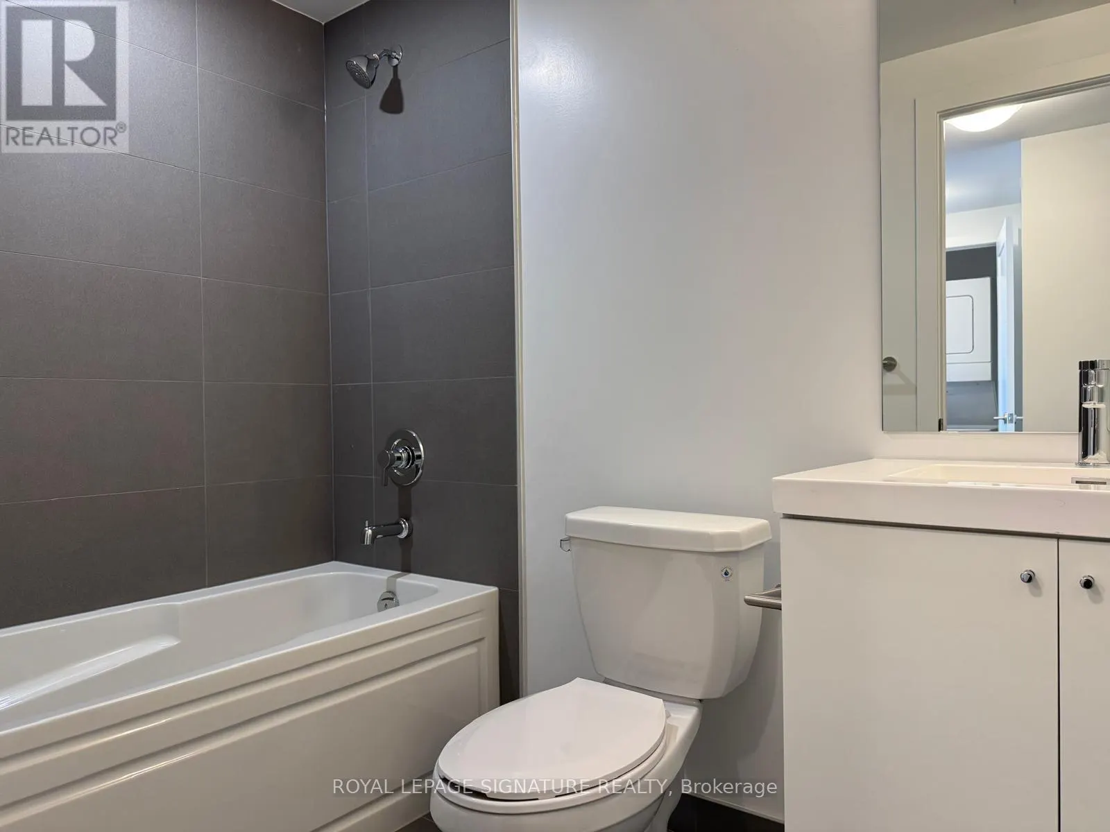 1513 - 2545 SIMCOE STREET N