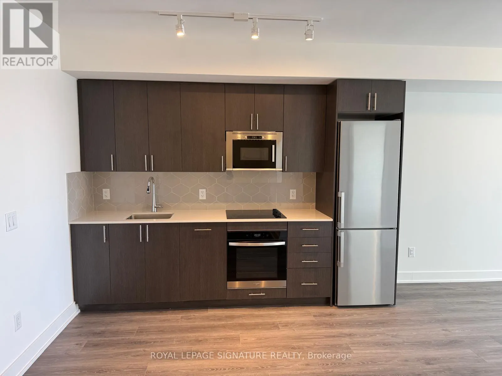 1513 - 2545 SIMCOE STREET N