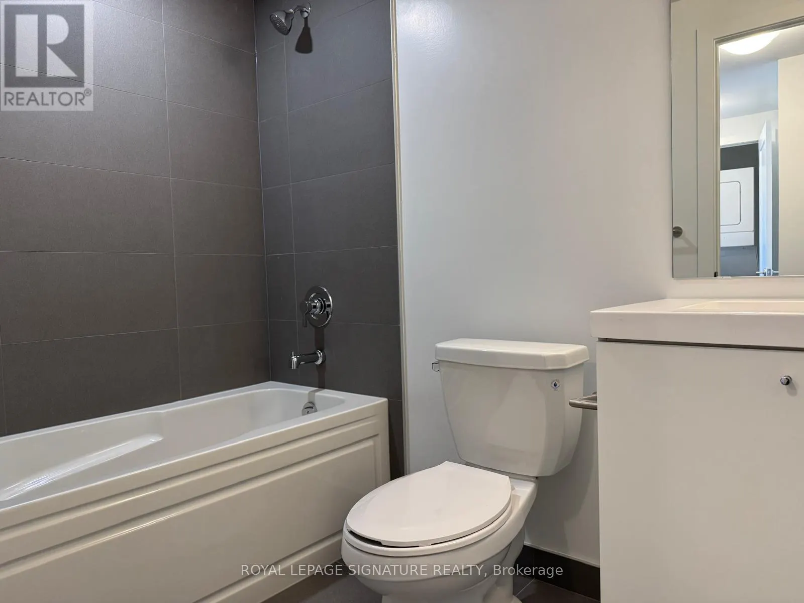1513 - 2545 SIMCOE STREET N