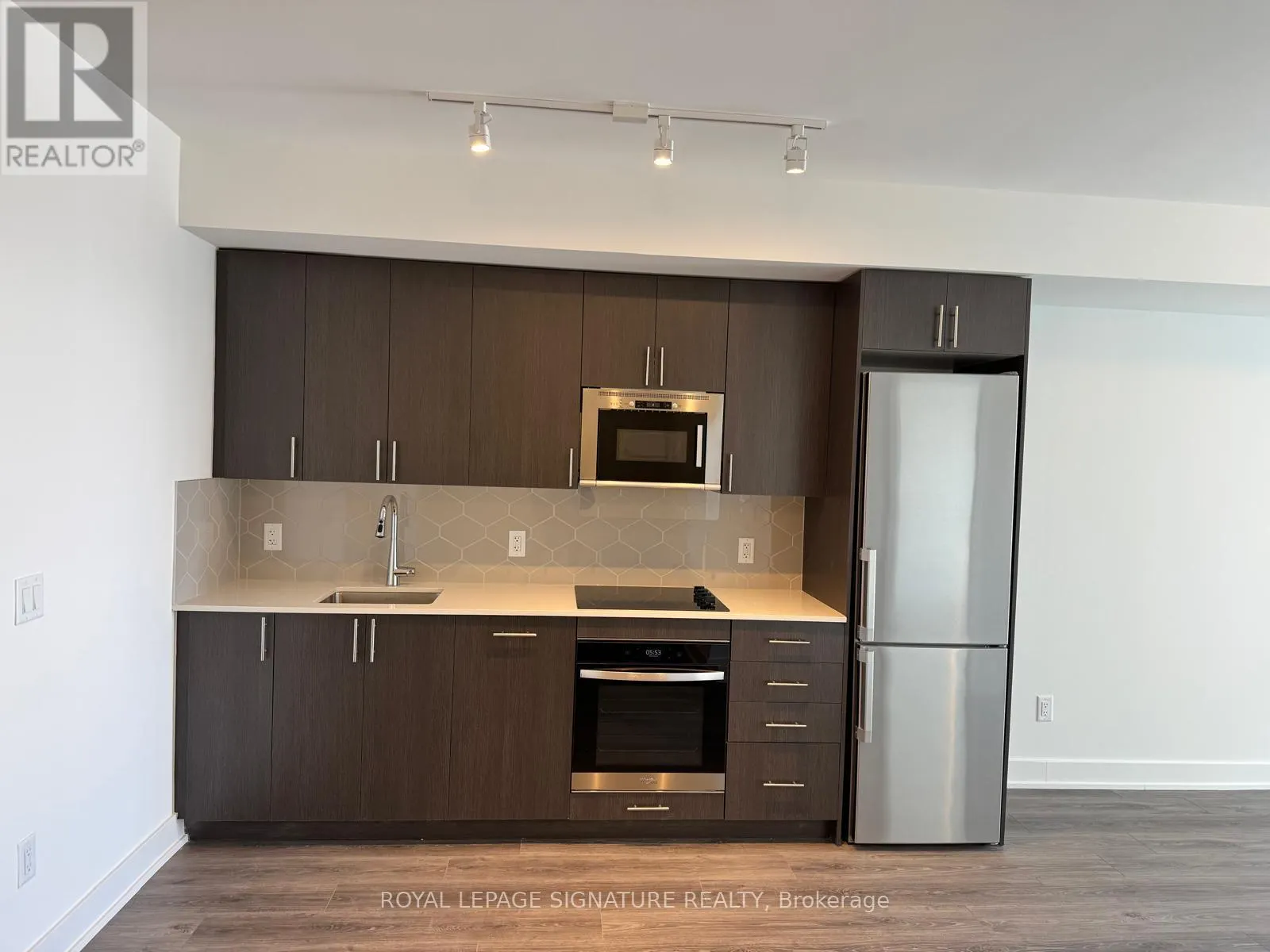 1513 - 2545 SIMCOE STREET N