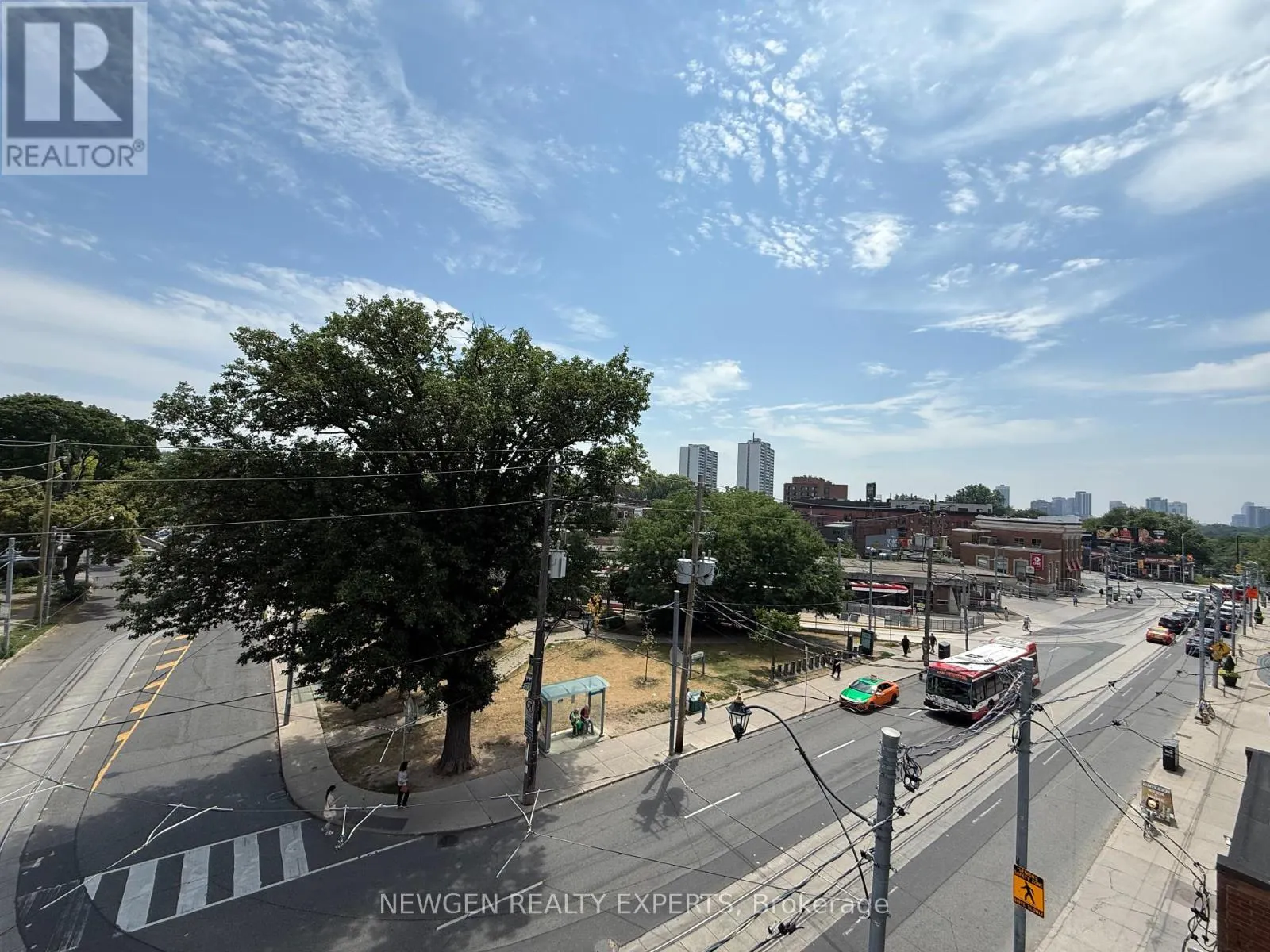 404 - 800 BROADVIEW AVENUE