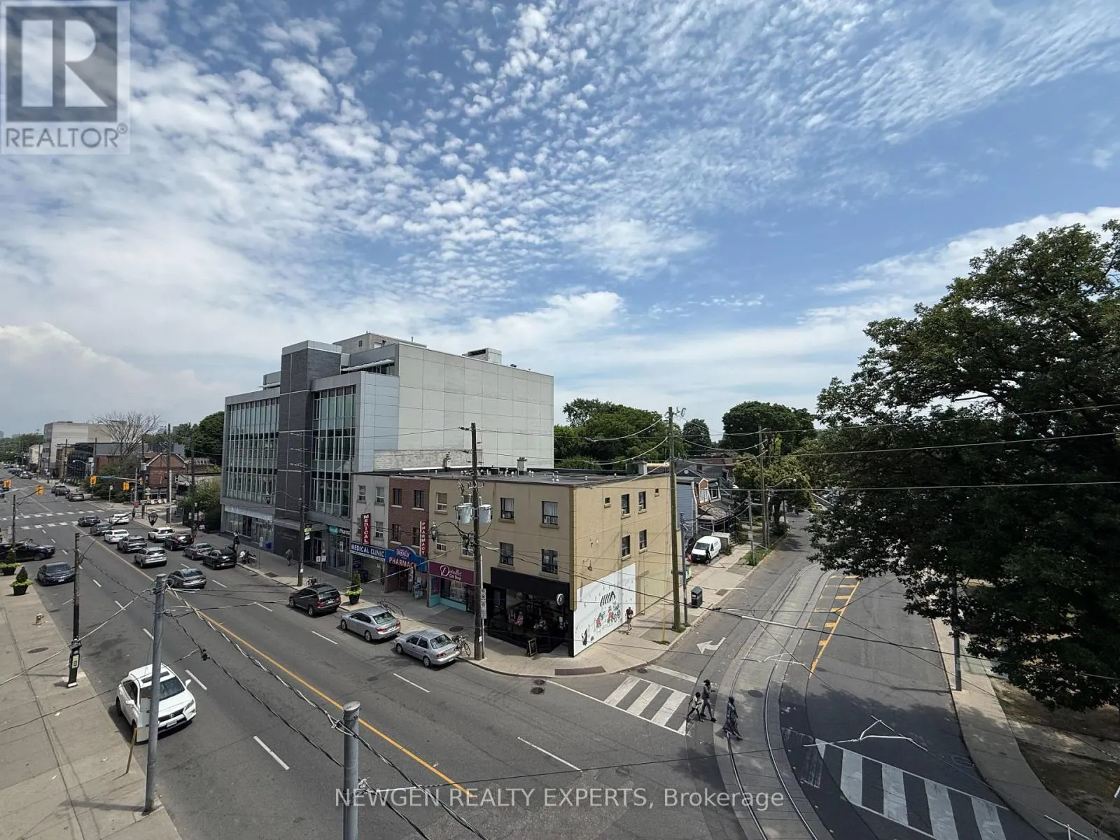 404 - 800 BROADVIEW AVENUE
