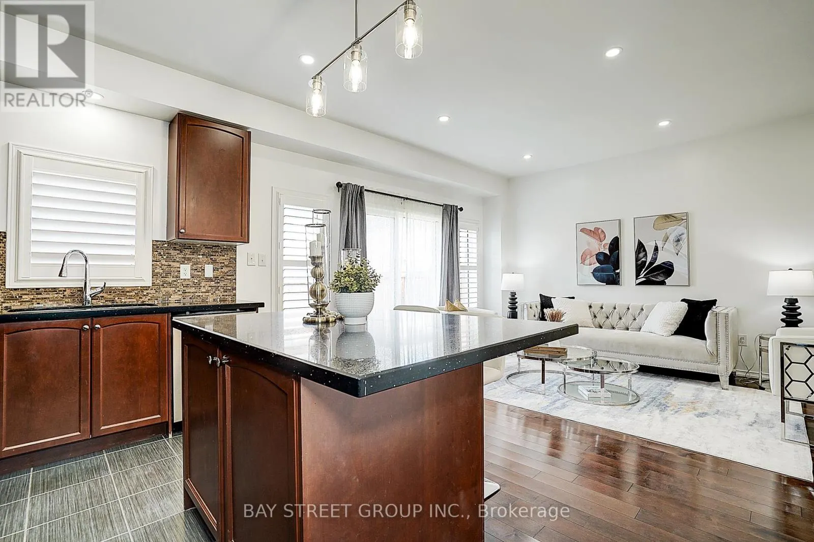 6 HOLROYD STREET