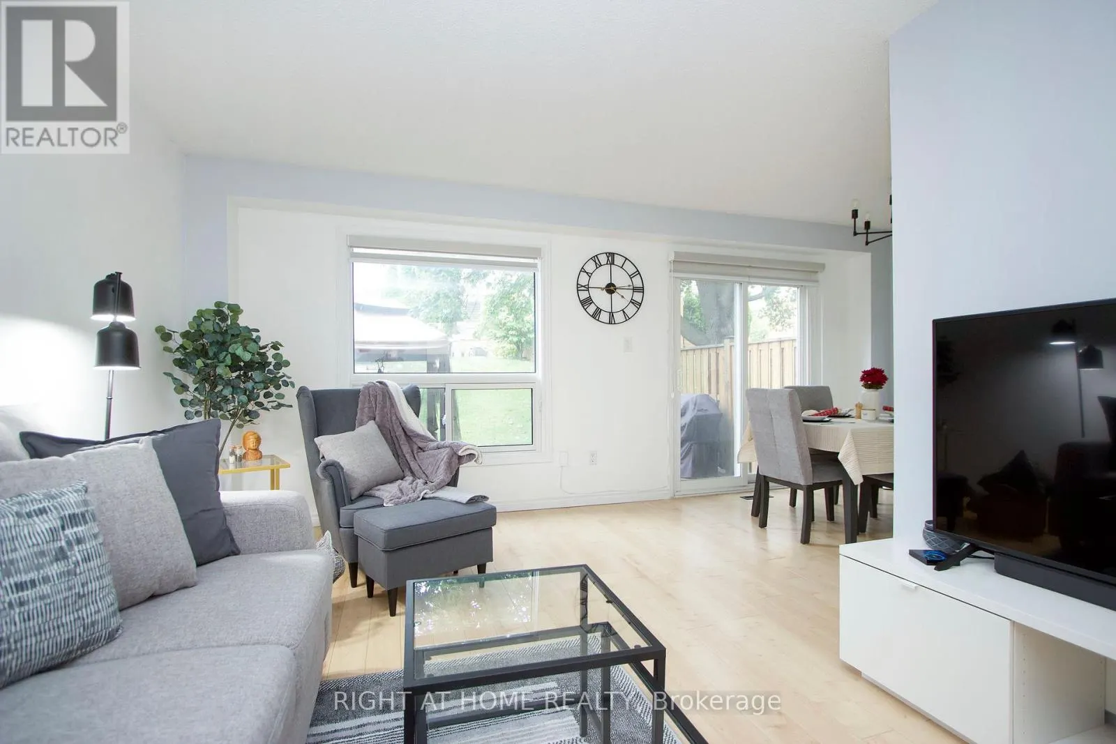204 - 10 BASSETT BOULEVARD