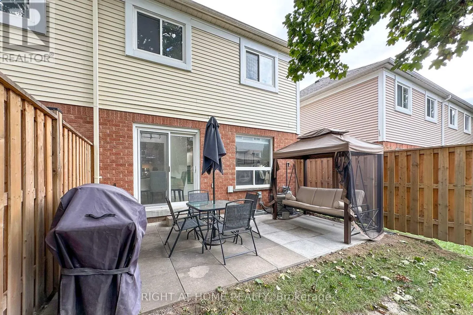 204 - 10 BASSETT BOULEVARD