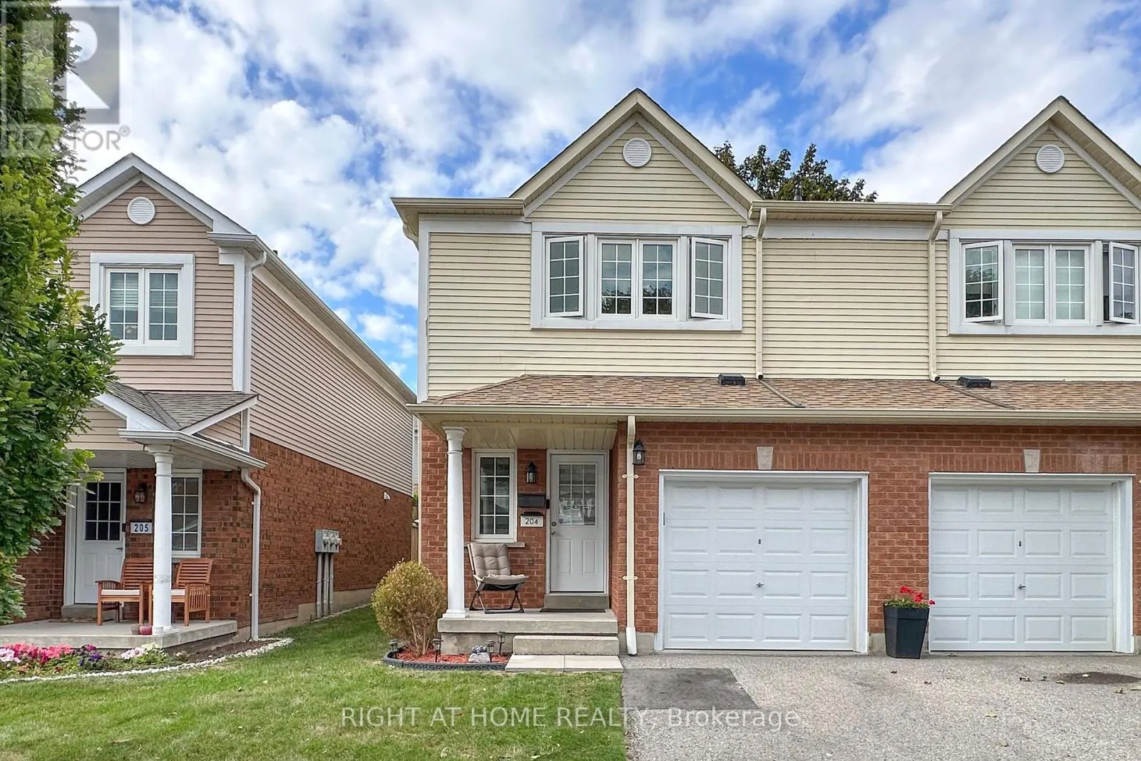 204 - 10 BASSETT BOULEVARD