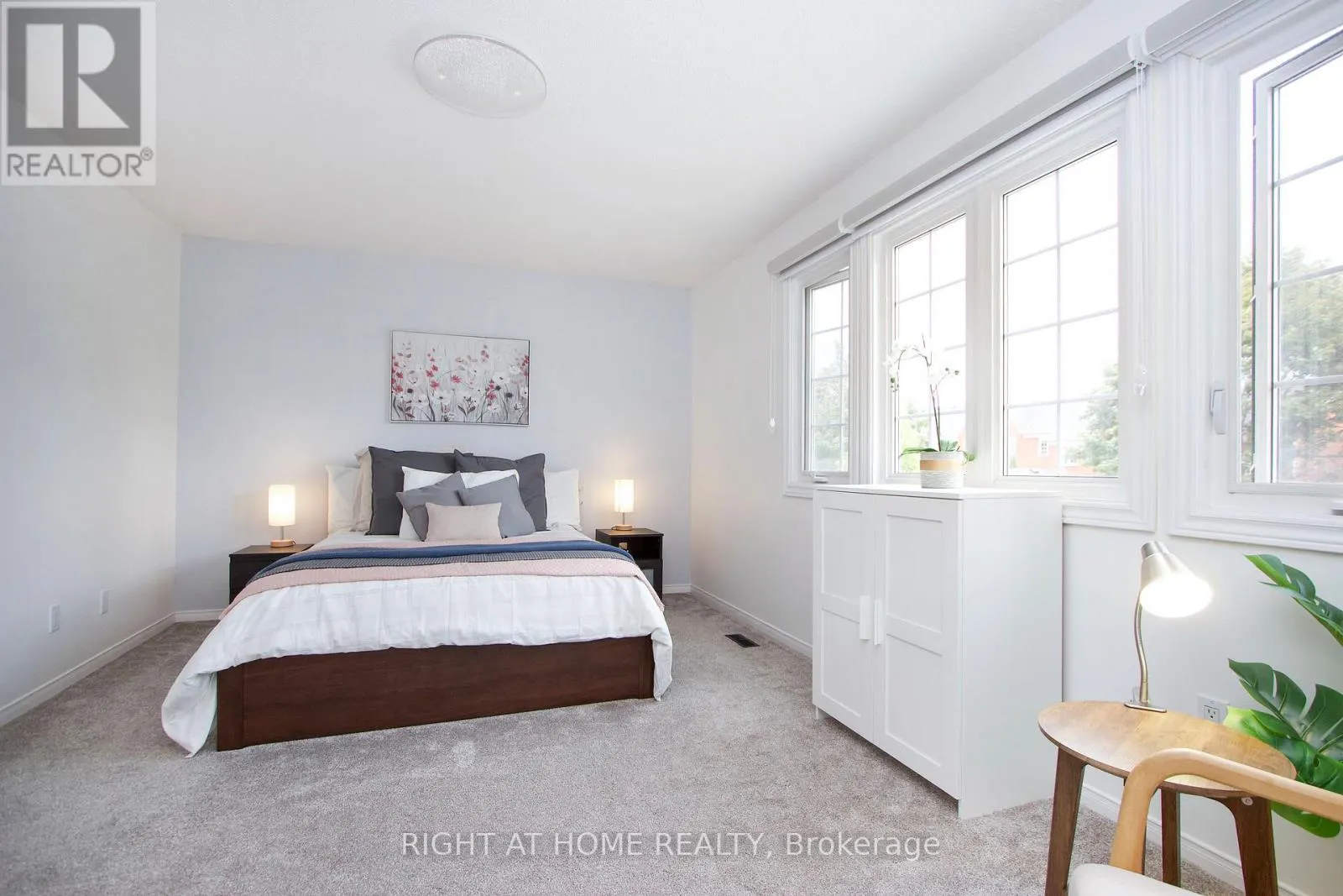 204 - 10 BASSETT BOULEVARD