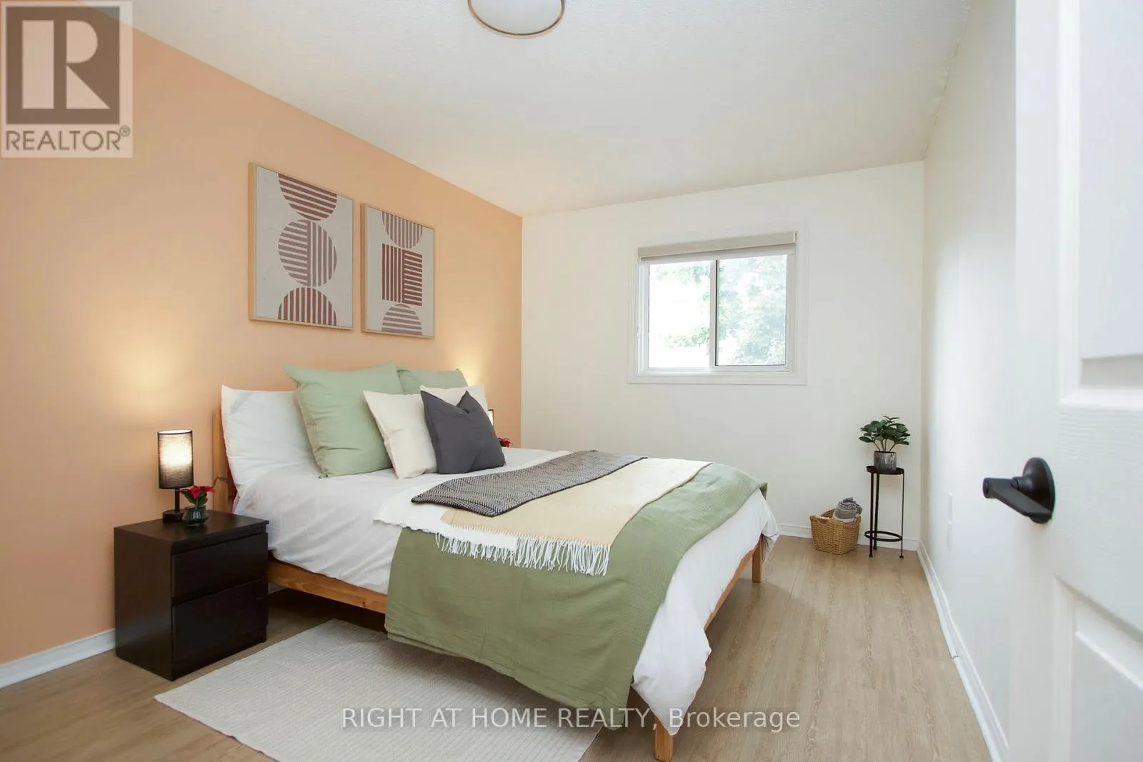 204 - 10 BASSETT BOULEVARD